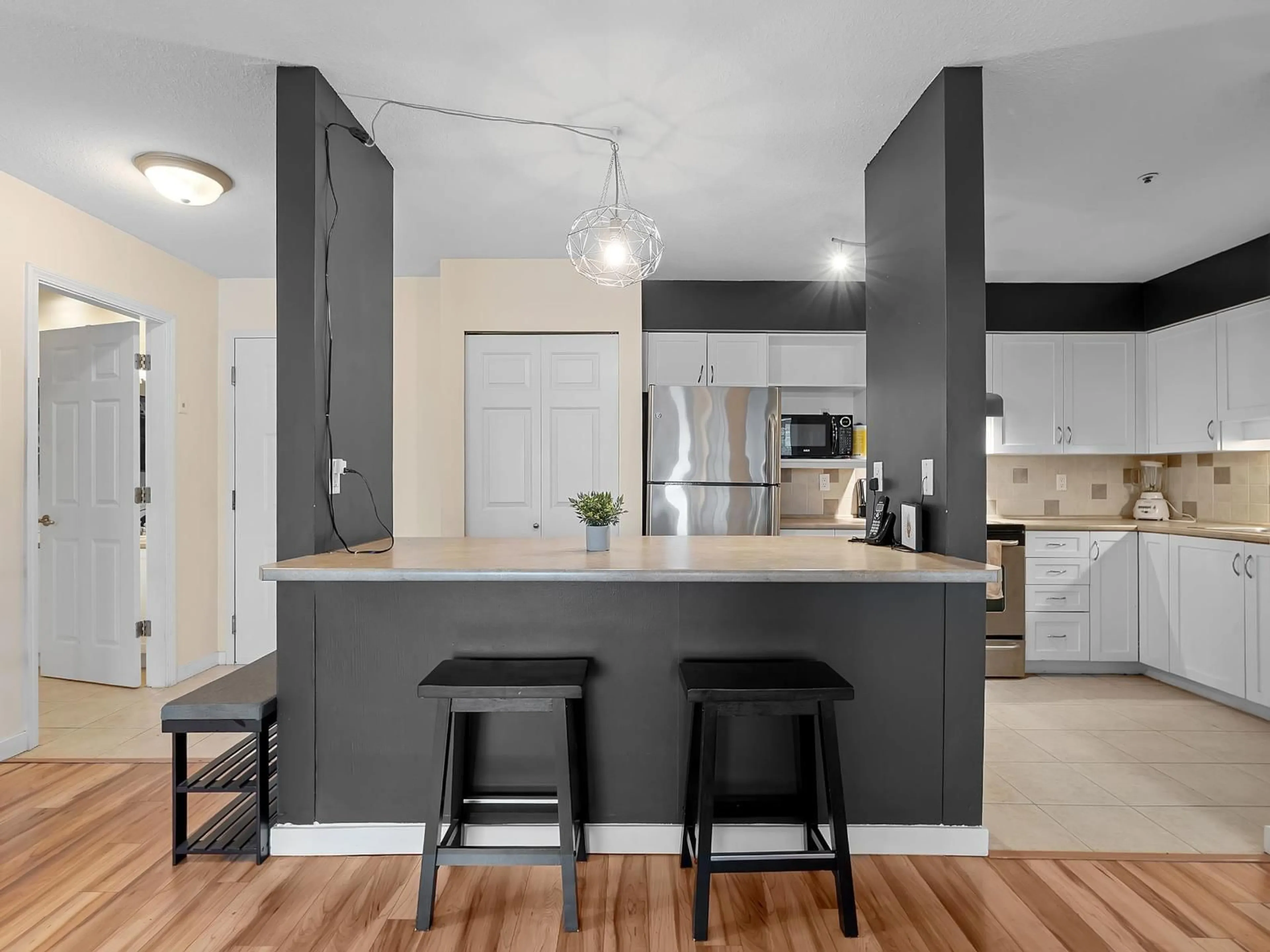 Open concept kitchen, unknown for 311 - 2700 MCCALLUM ROAD, Abbotsford British Columbia V2S6X9