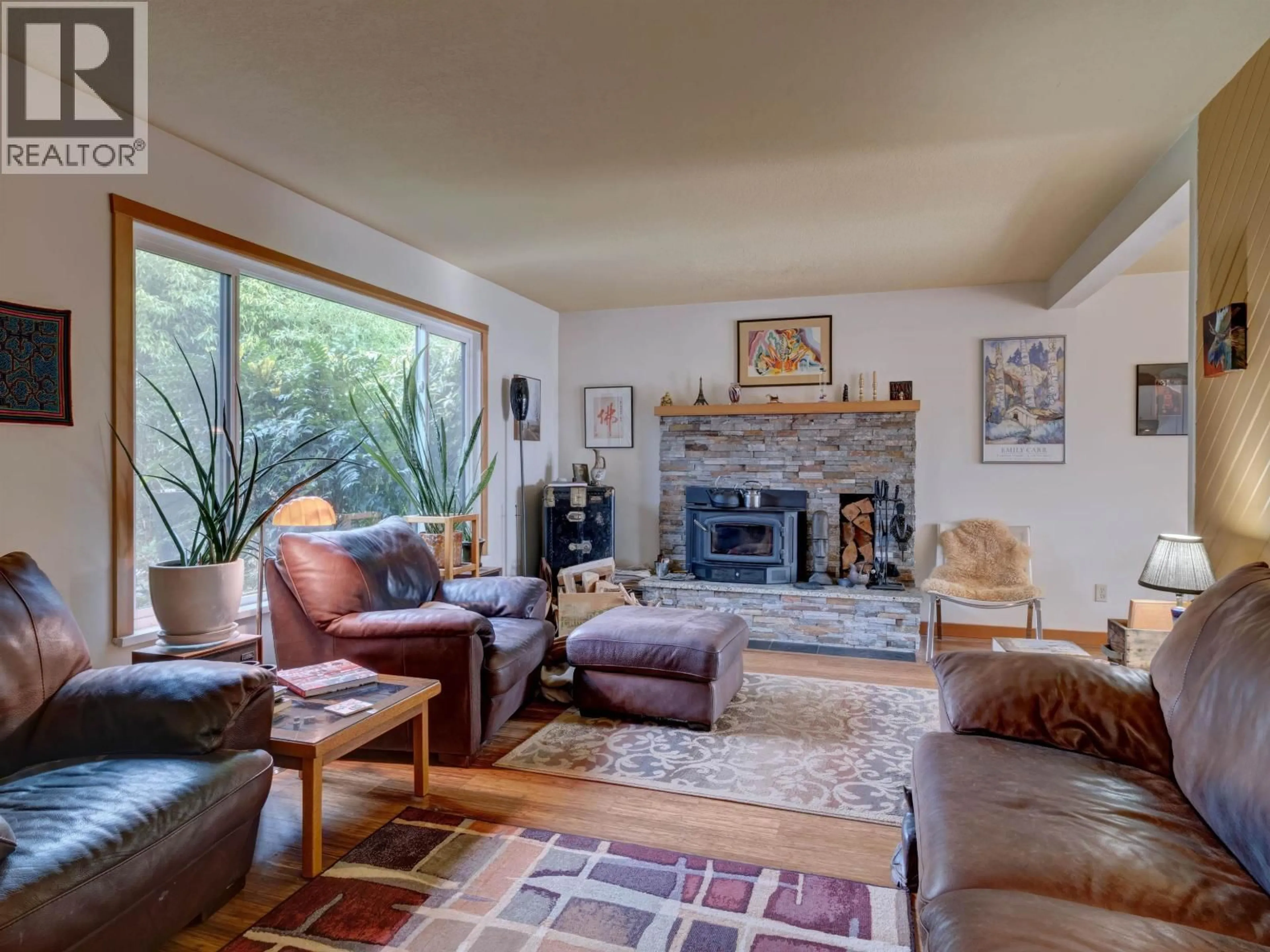 Living room with furniture, unknown for 6183 BLIGH ROAD, Sechelt British Columbia V7Z0M1