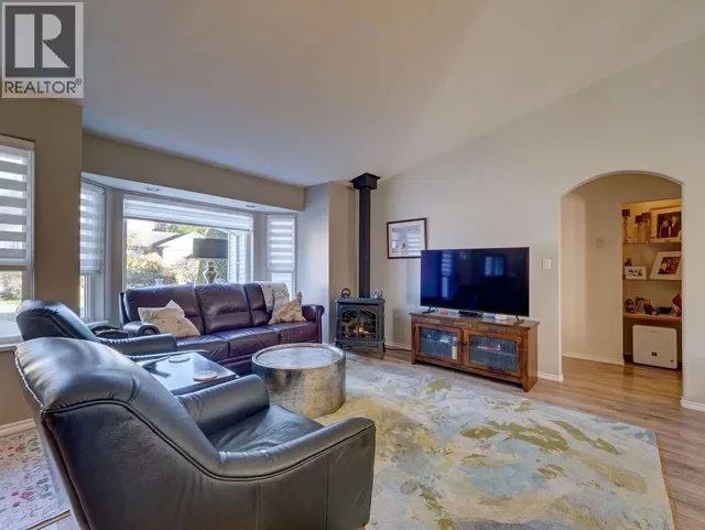5643 CURTIS PLACE, Sechelt 3