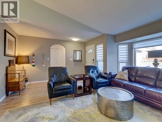 5643 CURTIS PLACE, Sechelt 5