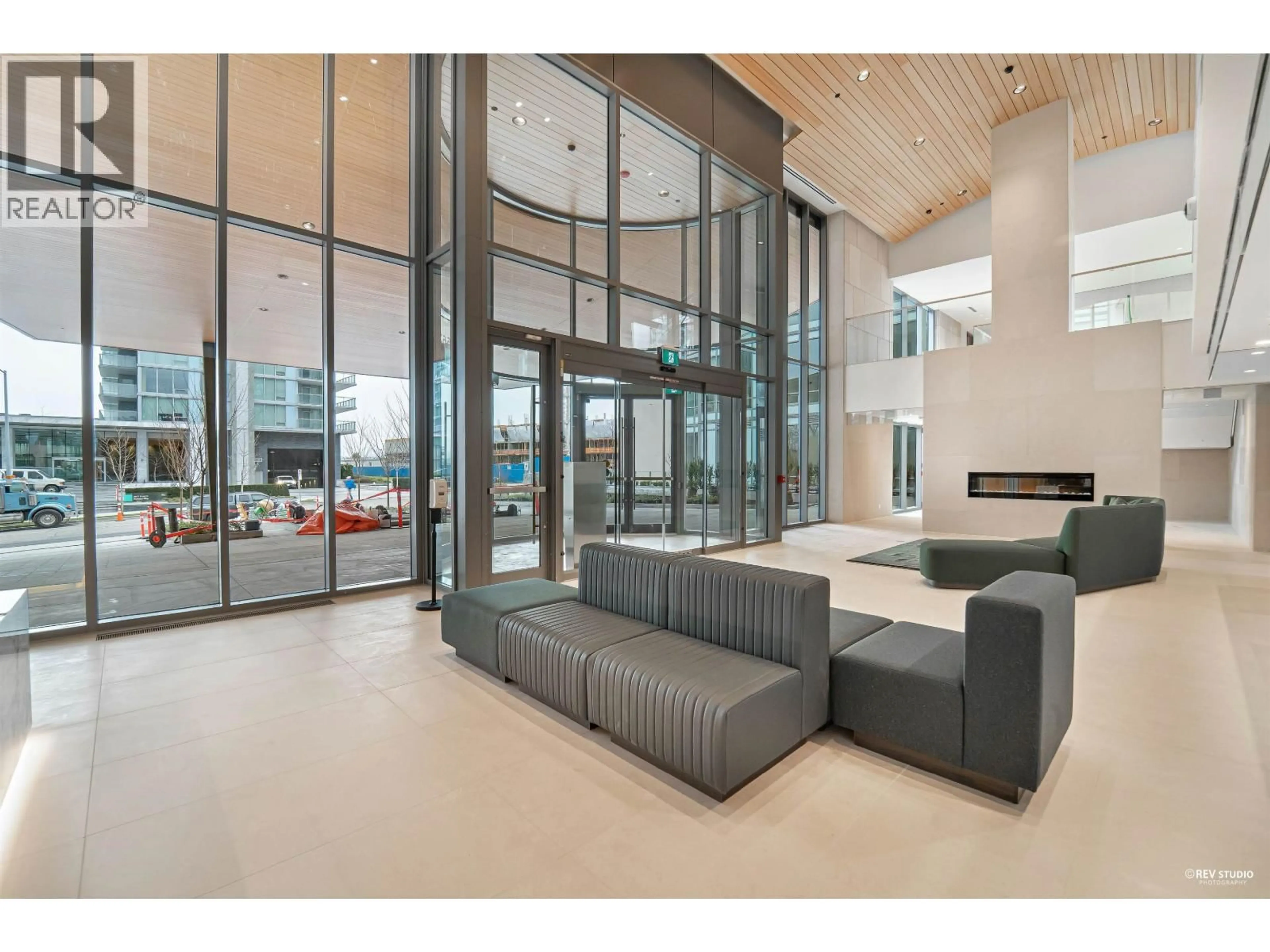 Indoor foyer for 513 - 6688 PEARSON WAY, Richmond British Columbia V7C0E5