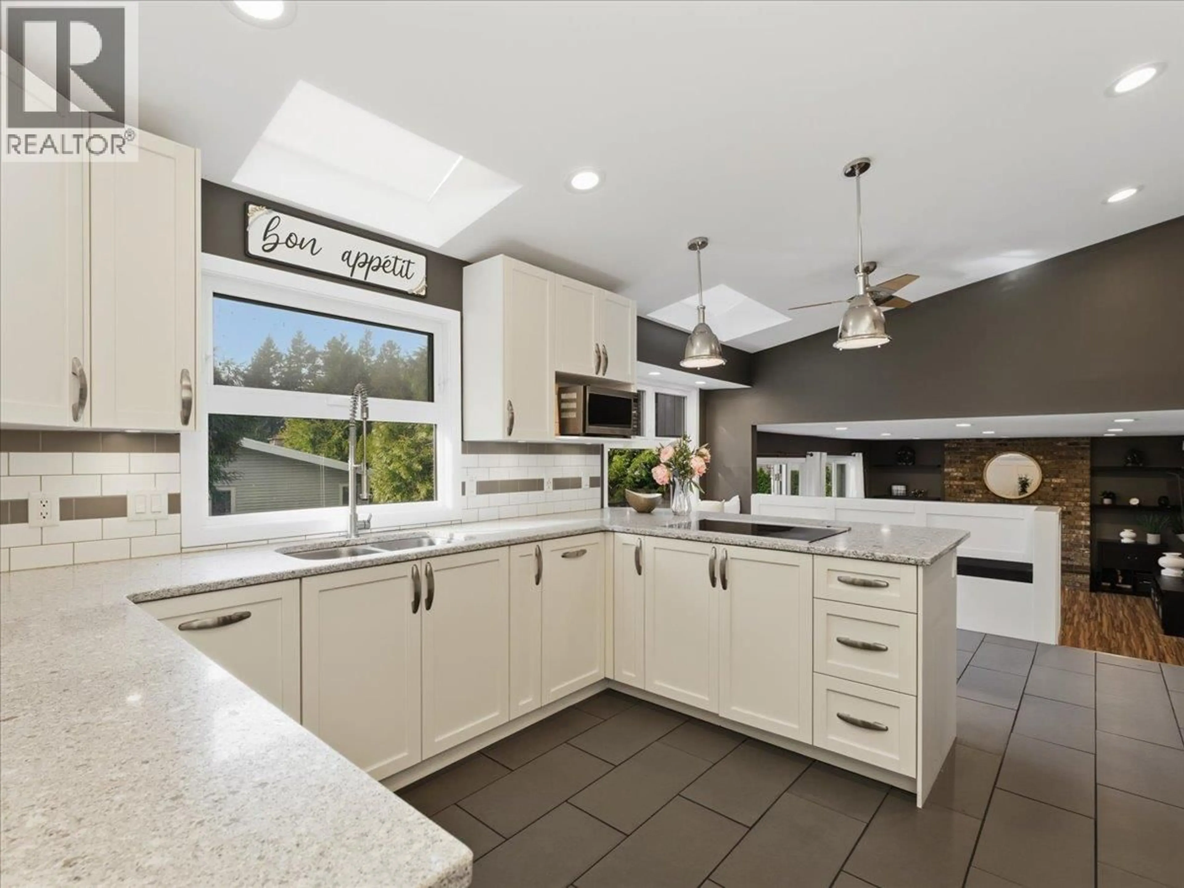 Contemporary kitchen, ceramic/tile floor for 385 HICKEY DRIVE, Coquitlam British Columbia V3K5Z4