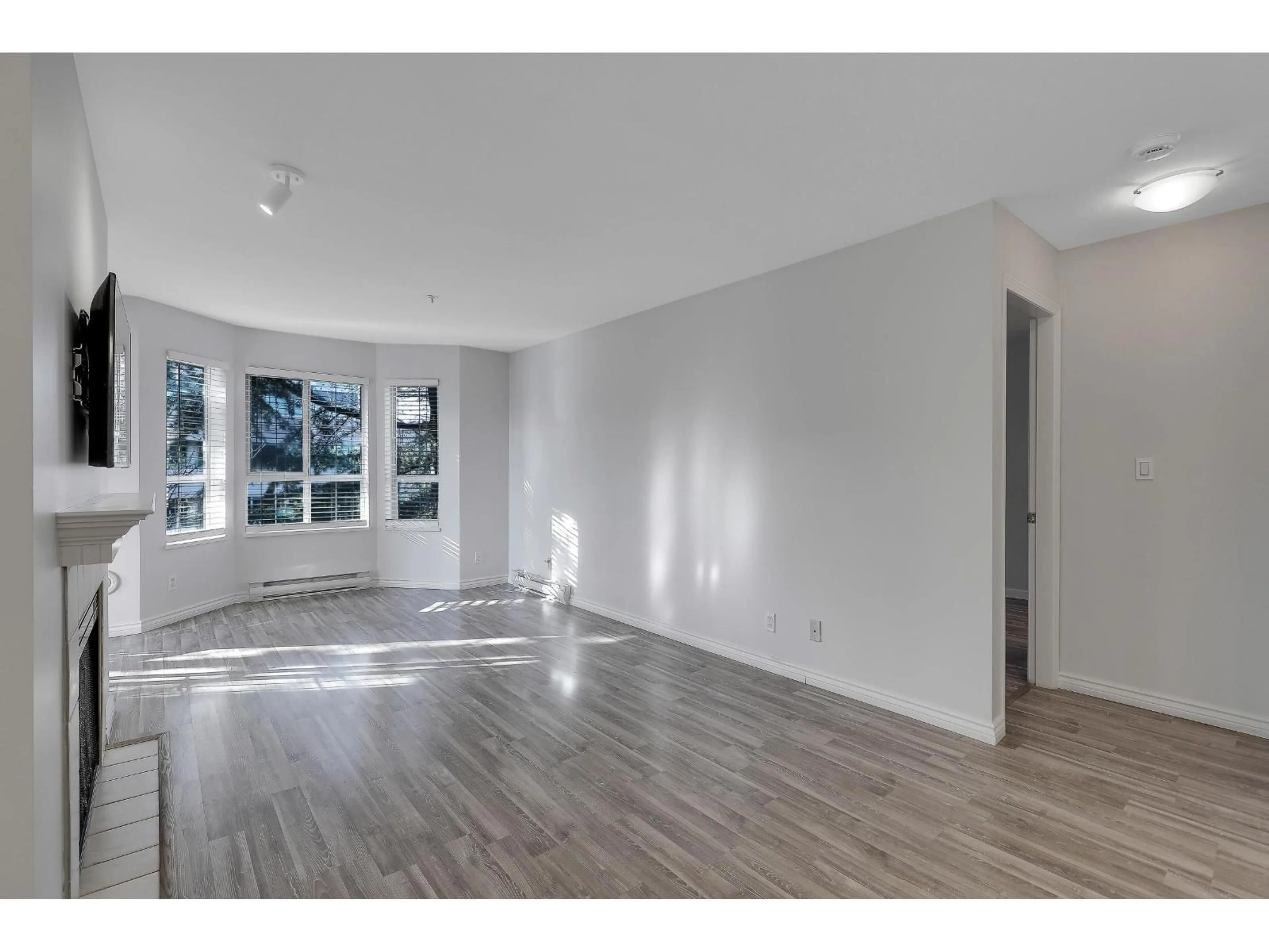 A pic of a room for 319 - 15268 105 AVENUE, Surrey British Columbia V3R0W8