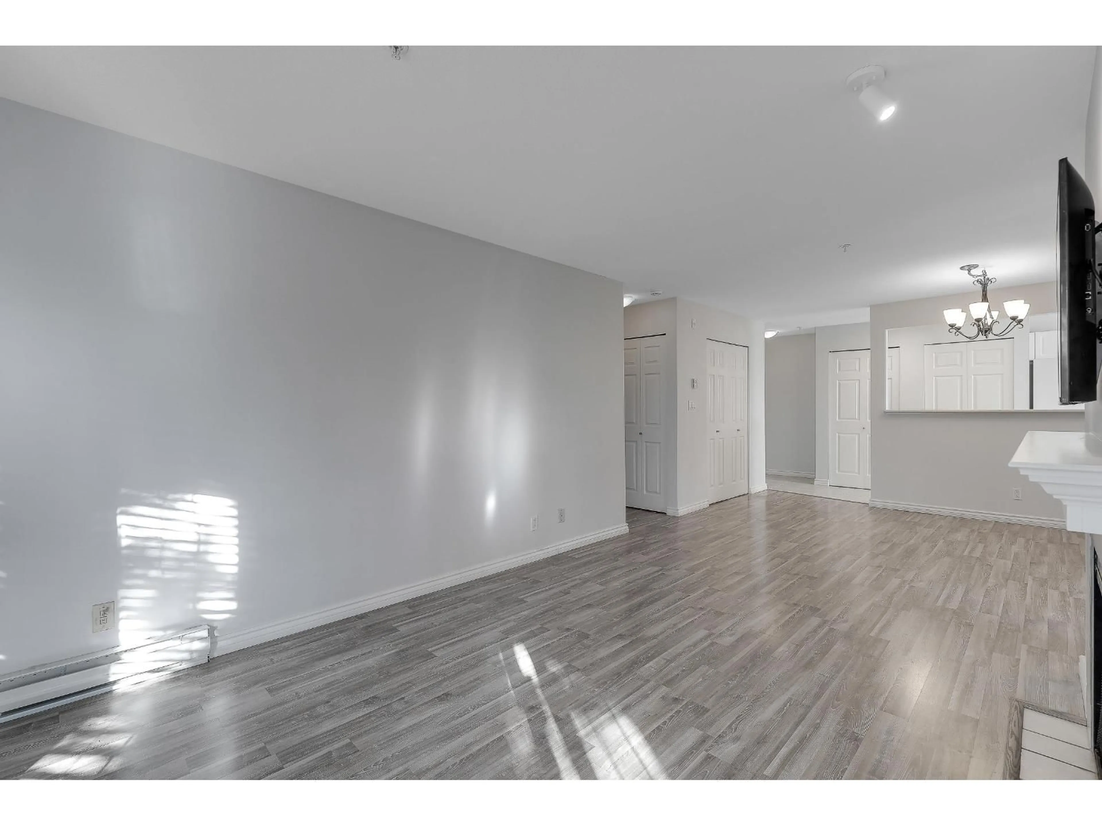 A pic of a room for 319 - 15268 105 AVENUE, Surrey British Columbia V3R0W8