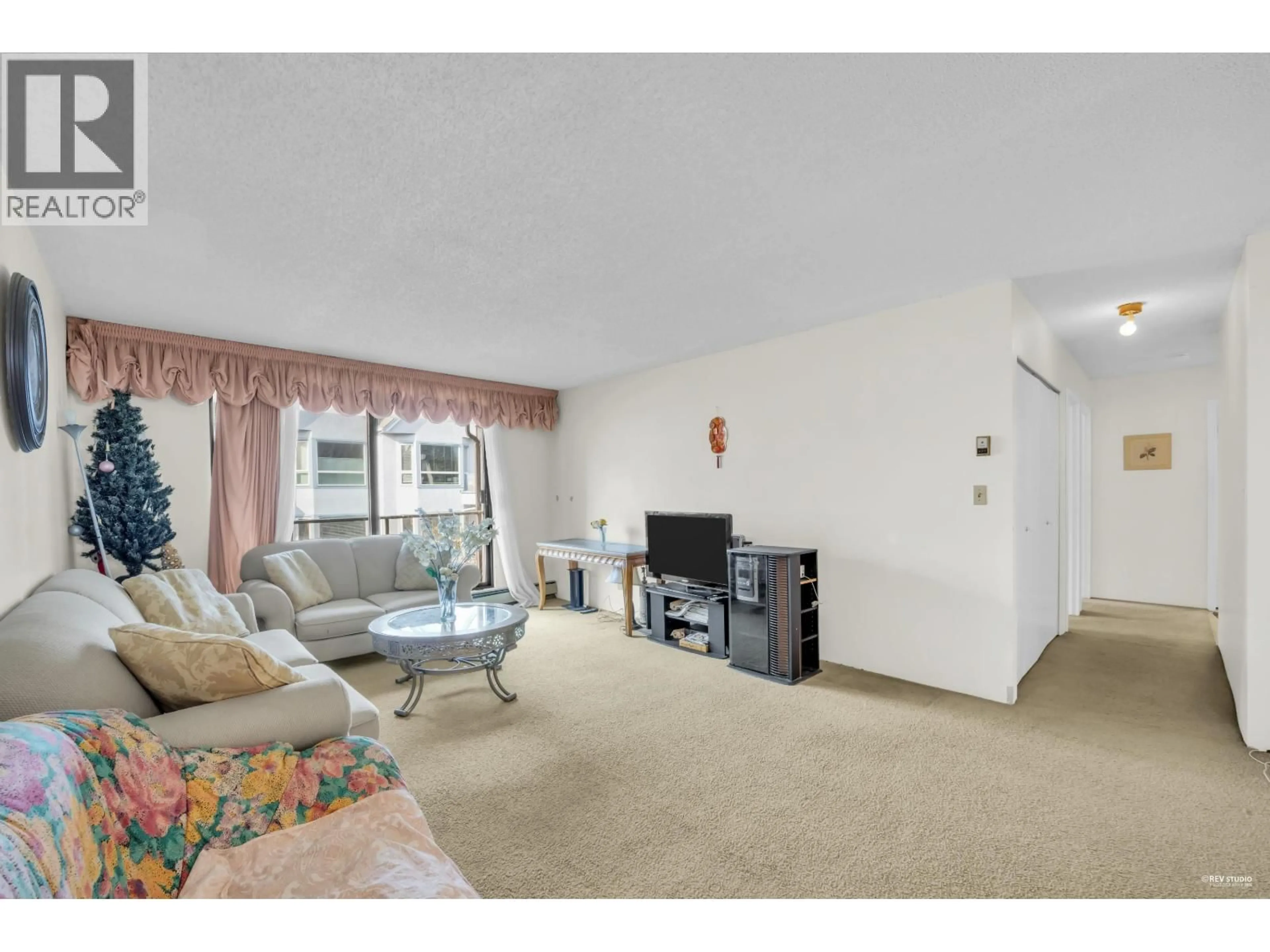 Living room with furniture, unknown for 305 - 8720 LANSDOWNE ROAD, Richmond British Columbia V6X1B9