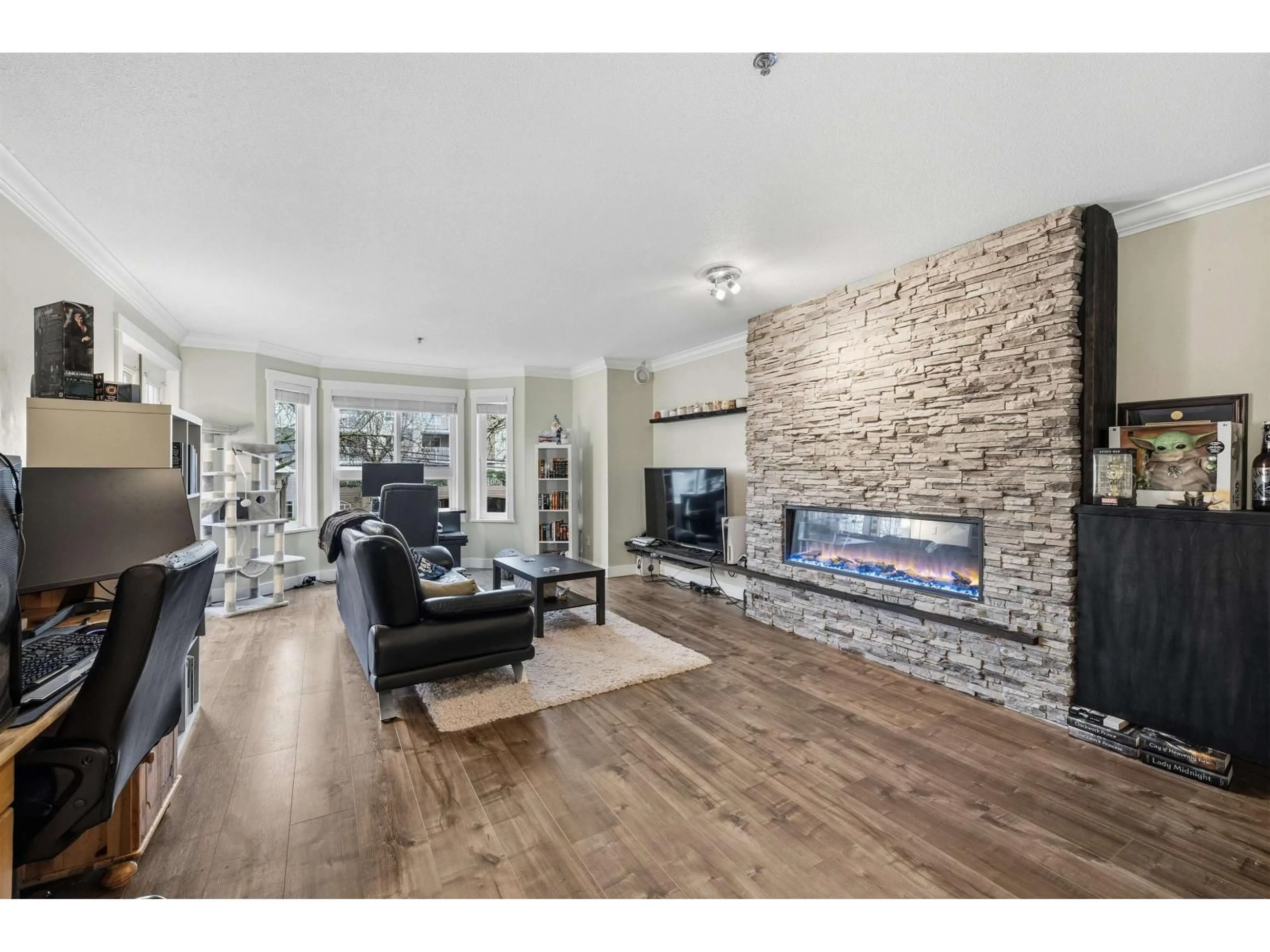 Living room with furniture, unknown for 209 - 19721 64 AVENUE, Langley British Columbia V2Y1L1