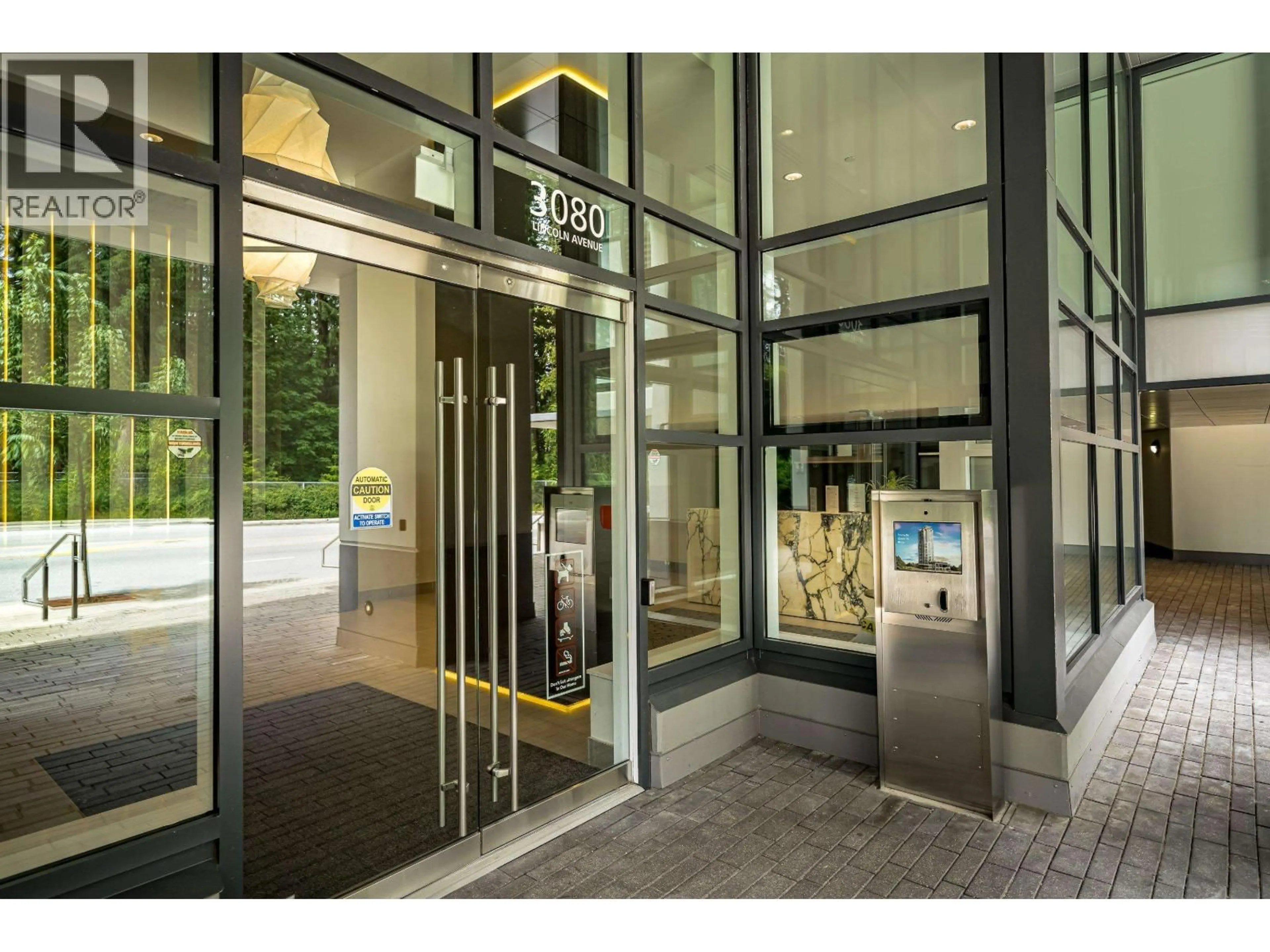 Indoor foyer for 2601 - 3080 LINCOLN AVENUE, Coquitlam British Columbia V3B7L9