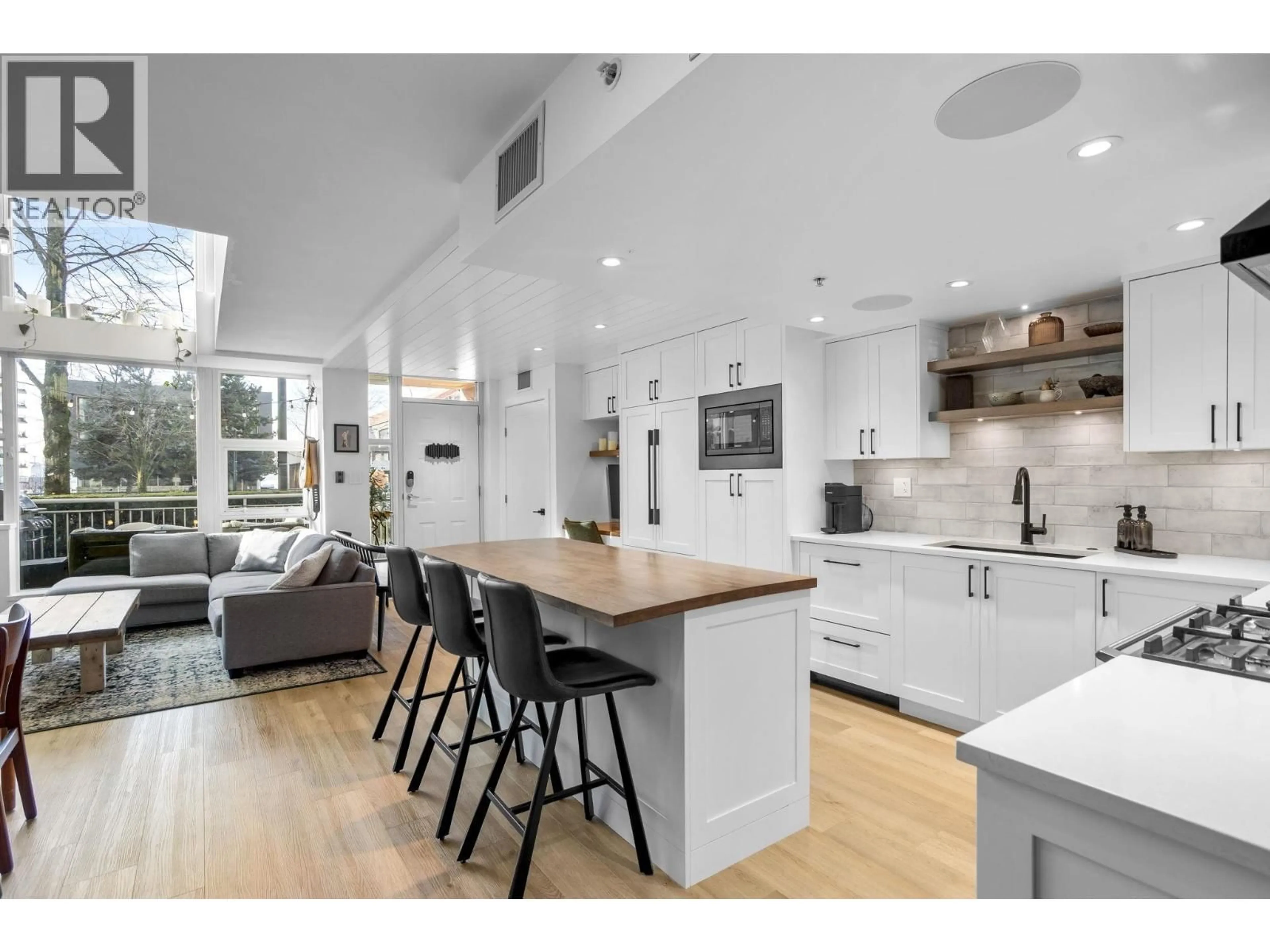 Open concept kitchen, unknown for TH2 - 168 ESPLANADE AVENUE, North Vancouver British Columbia V7L4X8