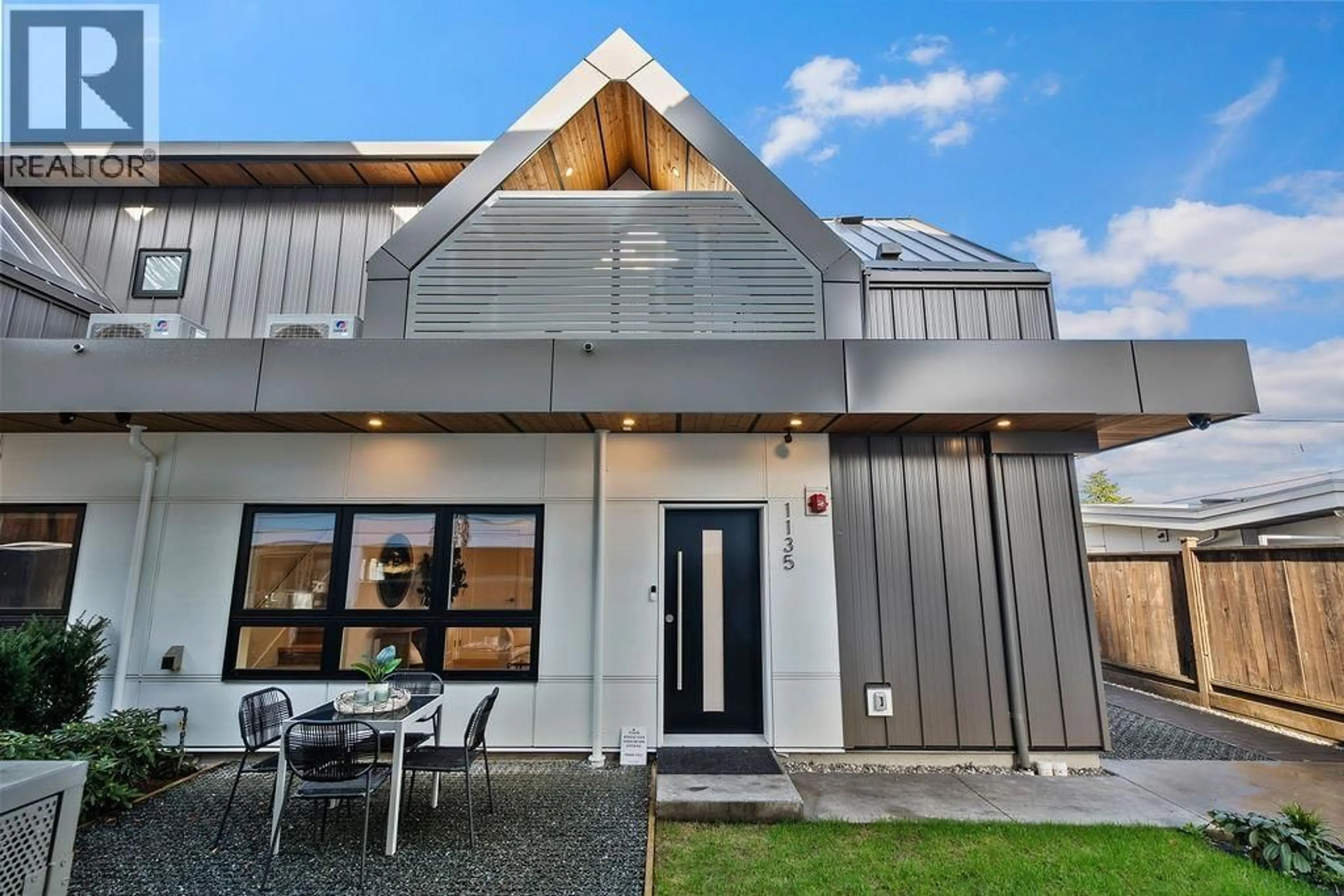 Home with vinyl exterior material, unknown for 1135 33RD AVENUE, Vancouver British Columbia V6M1A3