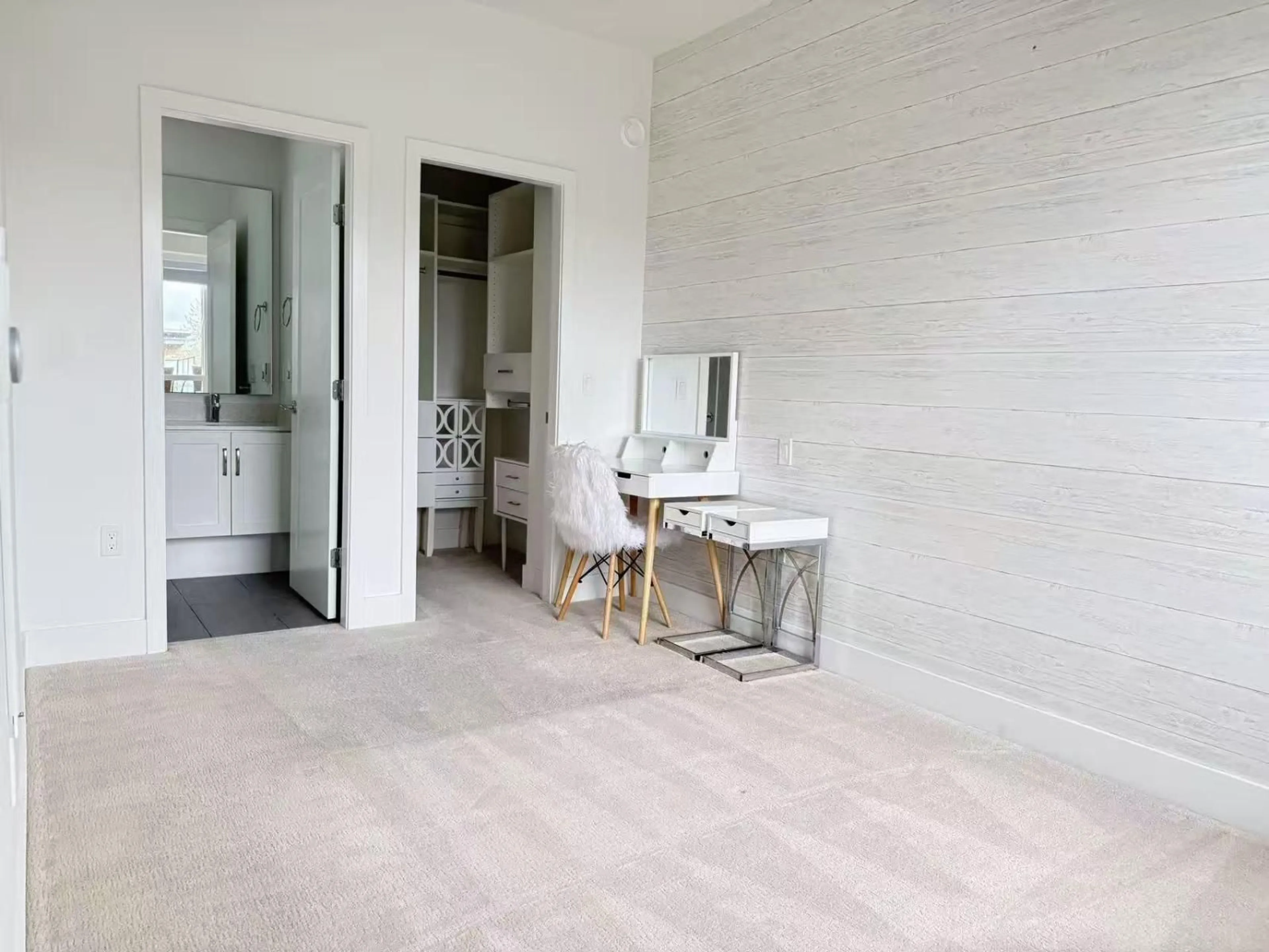 A pic of a room for 62 - 15775 MOUNTAIN VIEW DRIVE, Surrey British Columbia V3Z0W7