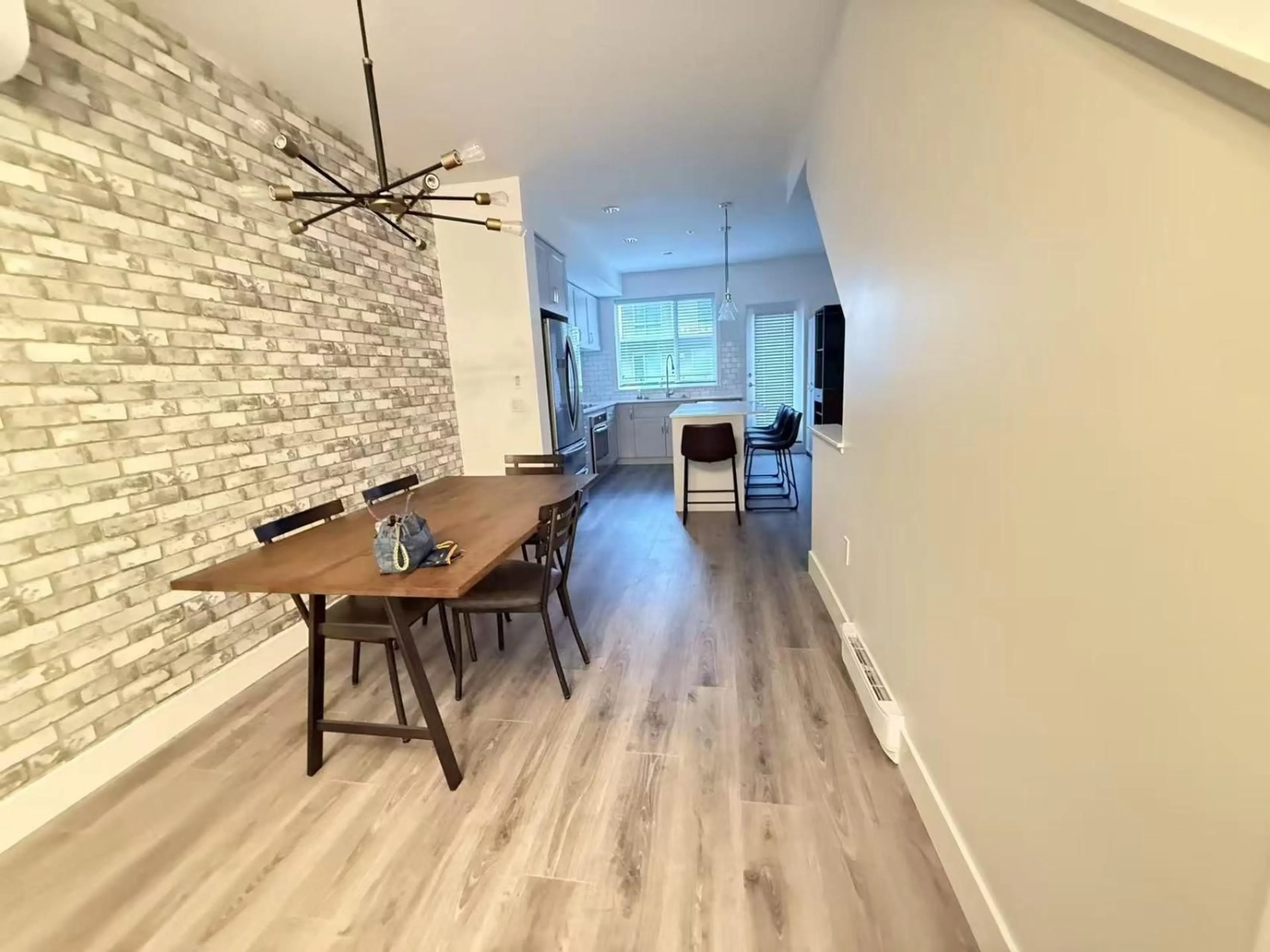 A pic of a room for 62 - 15775 MOUNTAIN VIEW DRIVE, Surrey British Columbia V3Z0W7