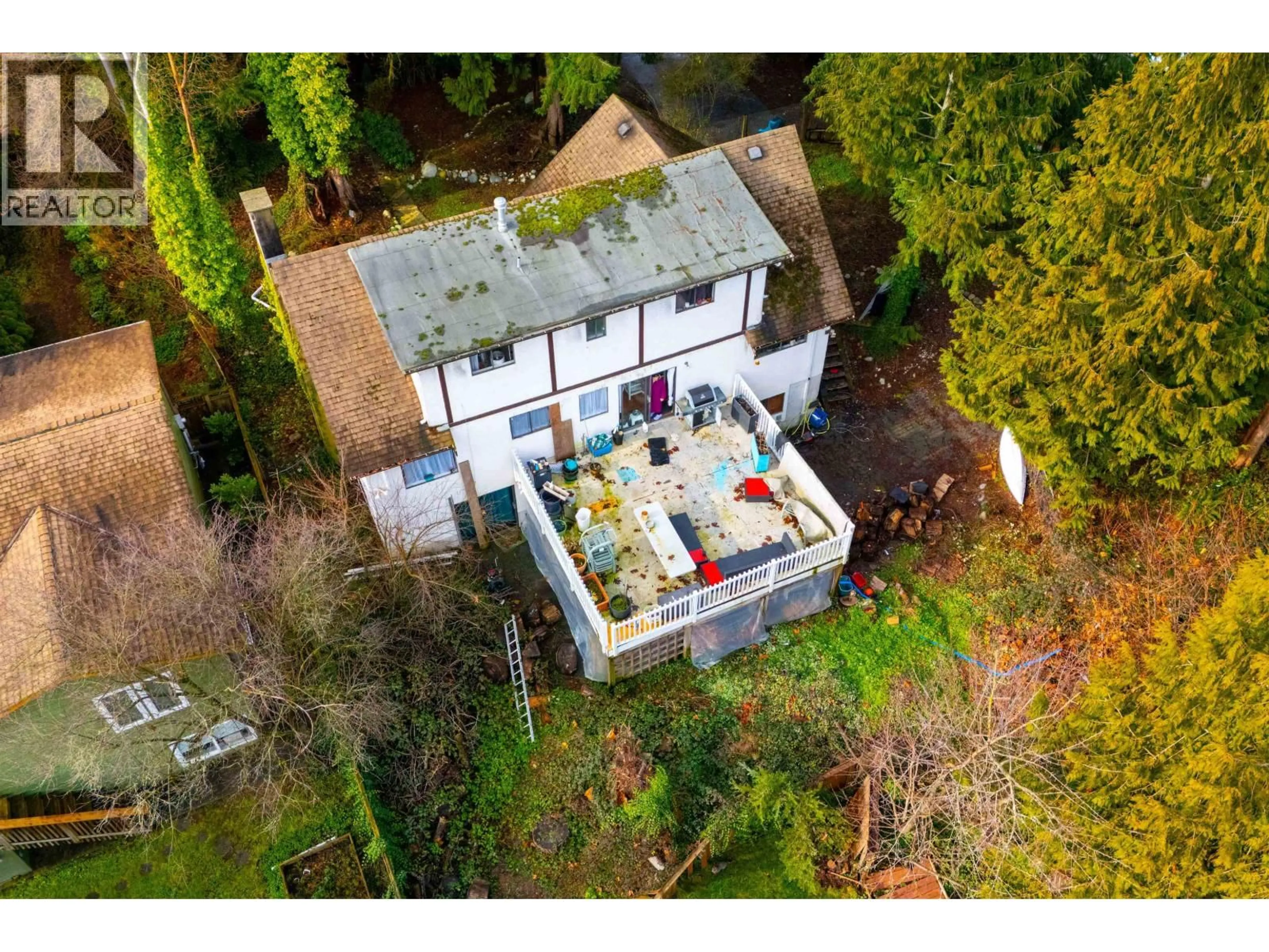 A pic from outside/outdoor area/front of a property/back of a property/a pic from drone, building for 1327 NESTOR STREET, Coquitlam British Columbia V3E1V5