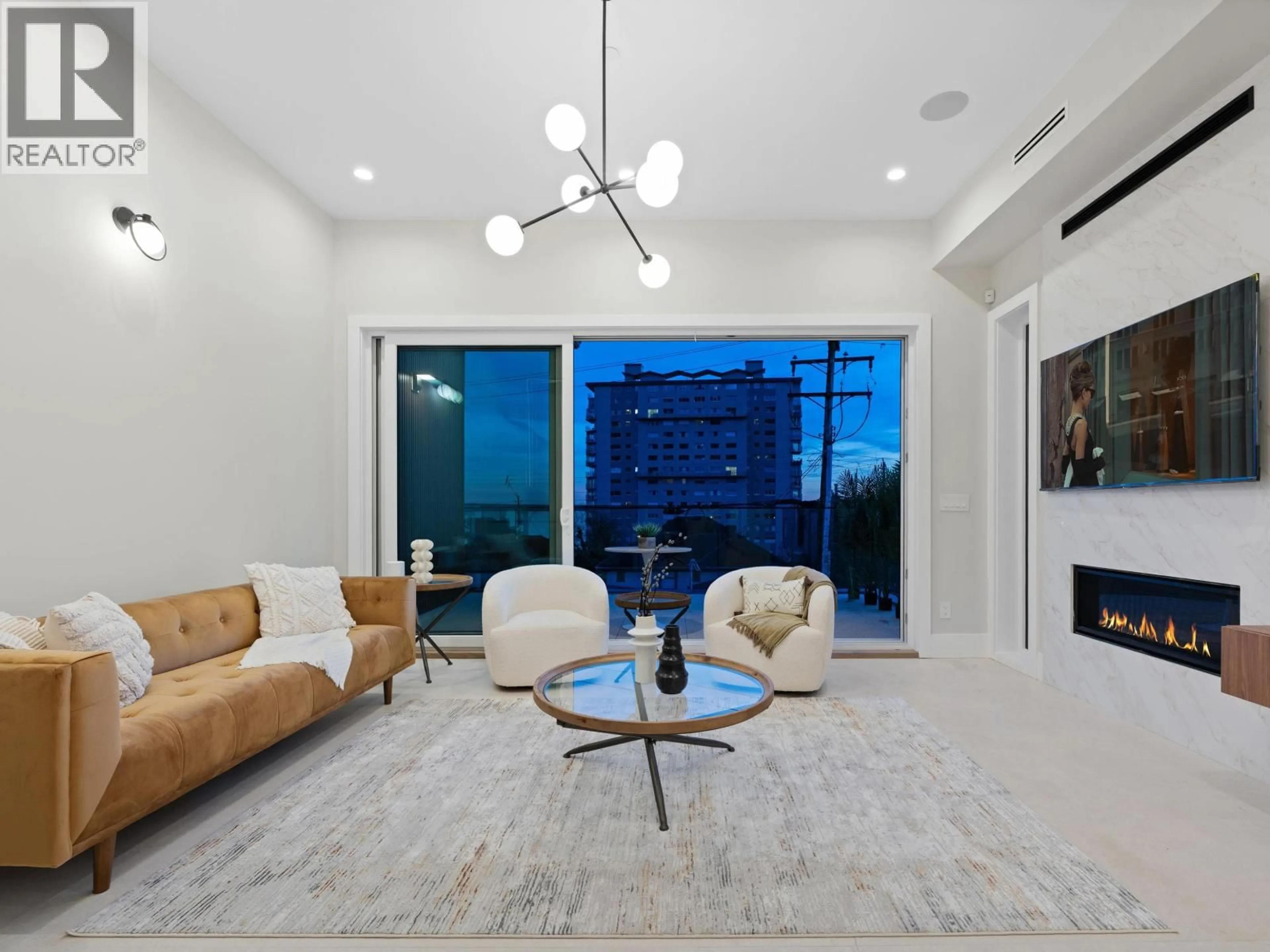 Living room with furniture, unknown for 2380 MARINE DRIVE, West Vancouver British Columbia V7V1K8