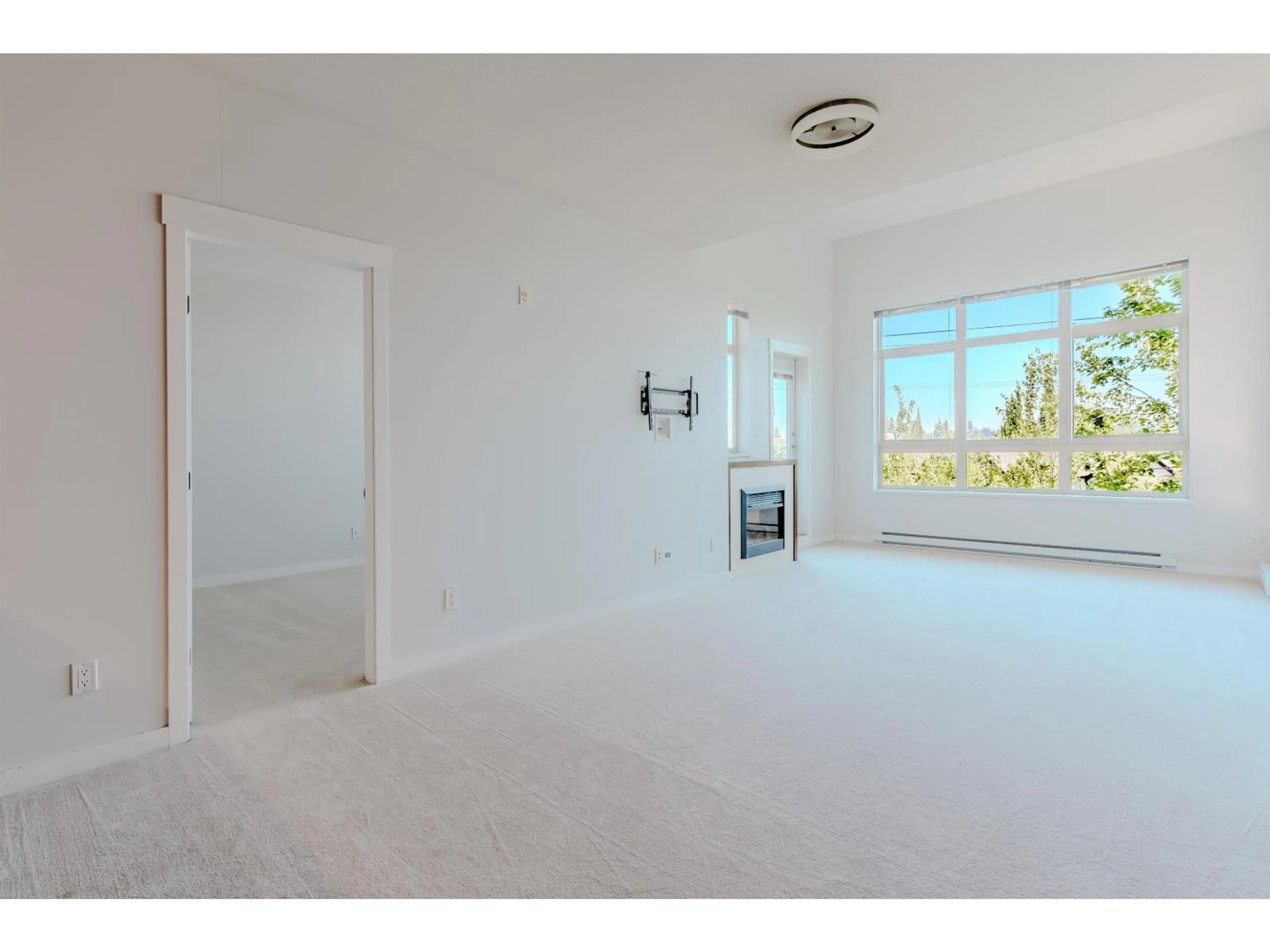 A pic of a room for 416 - 15988 26 AVENUE, Surrey British Columbia V3Z5K3