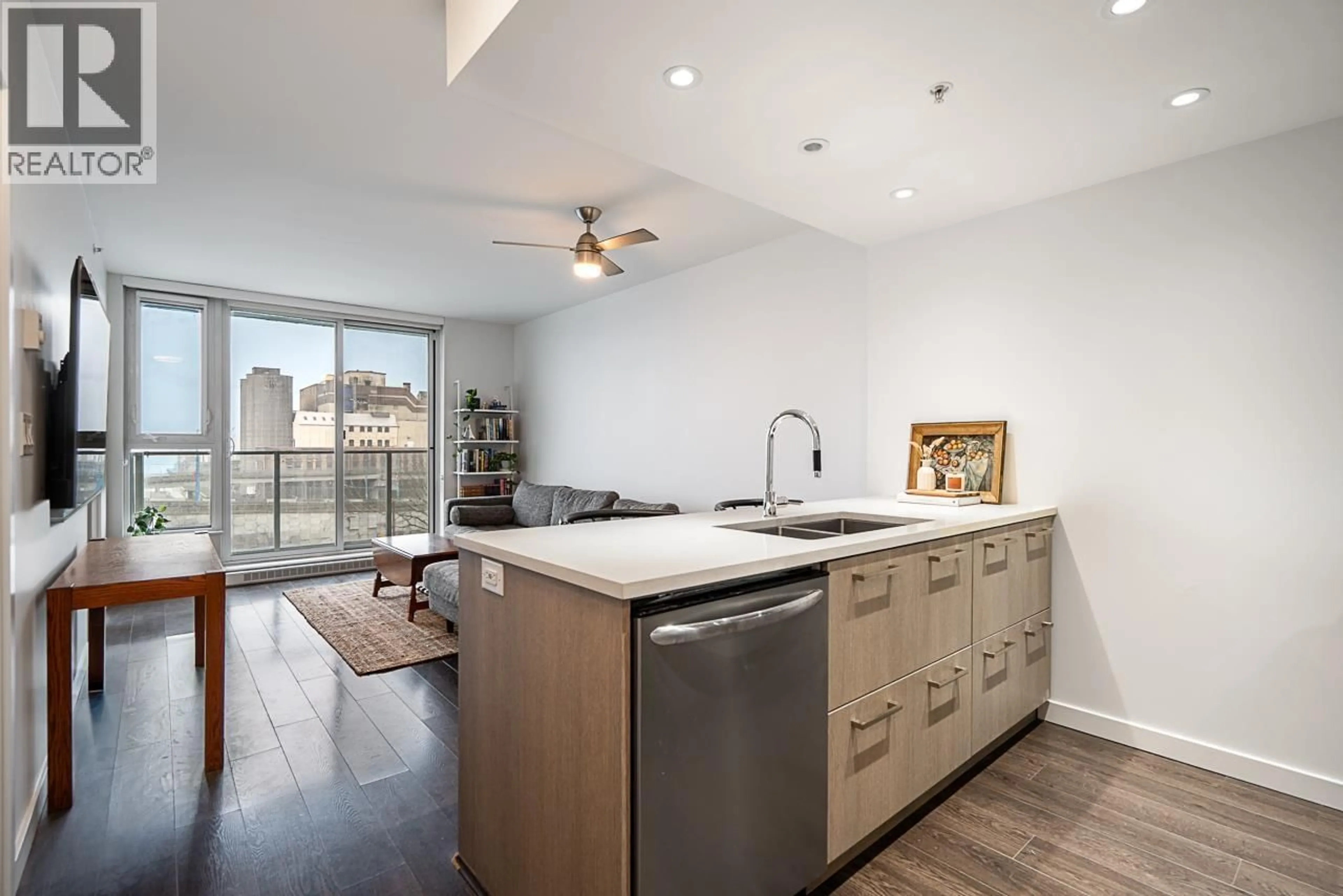 Open concept kitchen, unknown for 360 - 955 HASTINGS STREET, Vancouver British Columbia V6A0G8