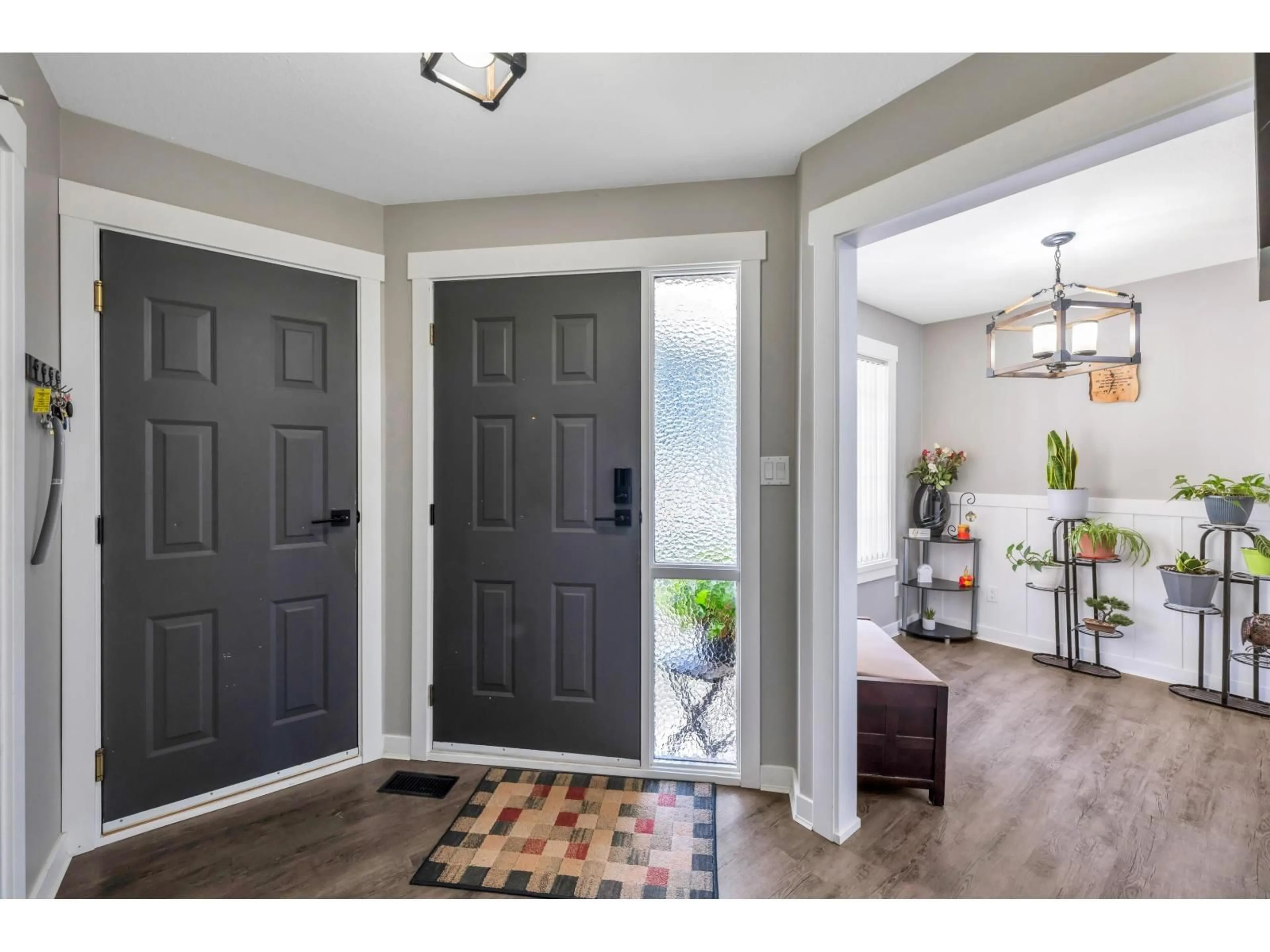 Indoor entryway for 20 - 2803 MARBLE HILL DRIVE, Abbotsford British Columbia V3G2Y4