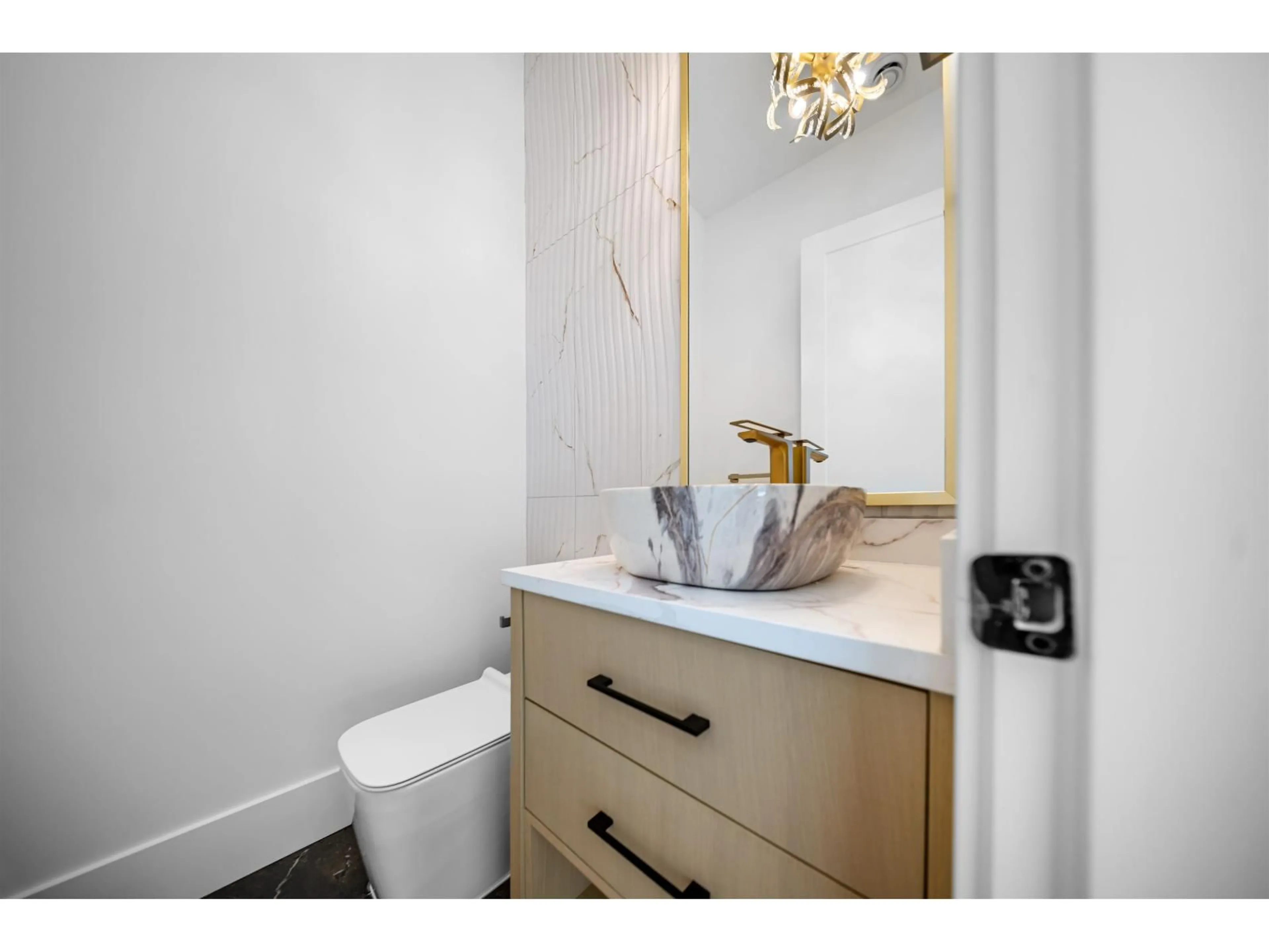 Standard bathroom, unknown for 16473 20 AVENUE, Surrey British Columbia V3Z9M9