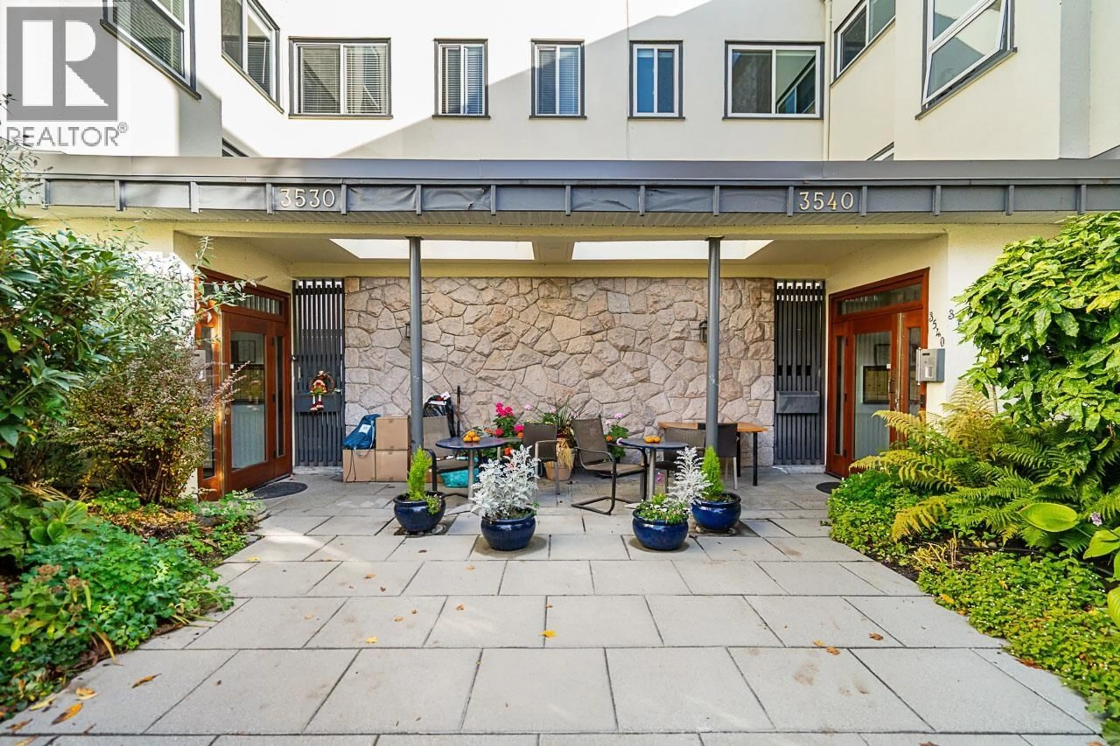 Patio, building for 305 - 3530 CAMBIE STREET, Vancouver British Columbia V5Z2X1