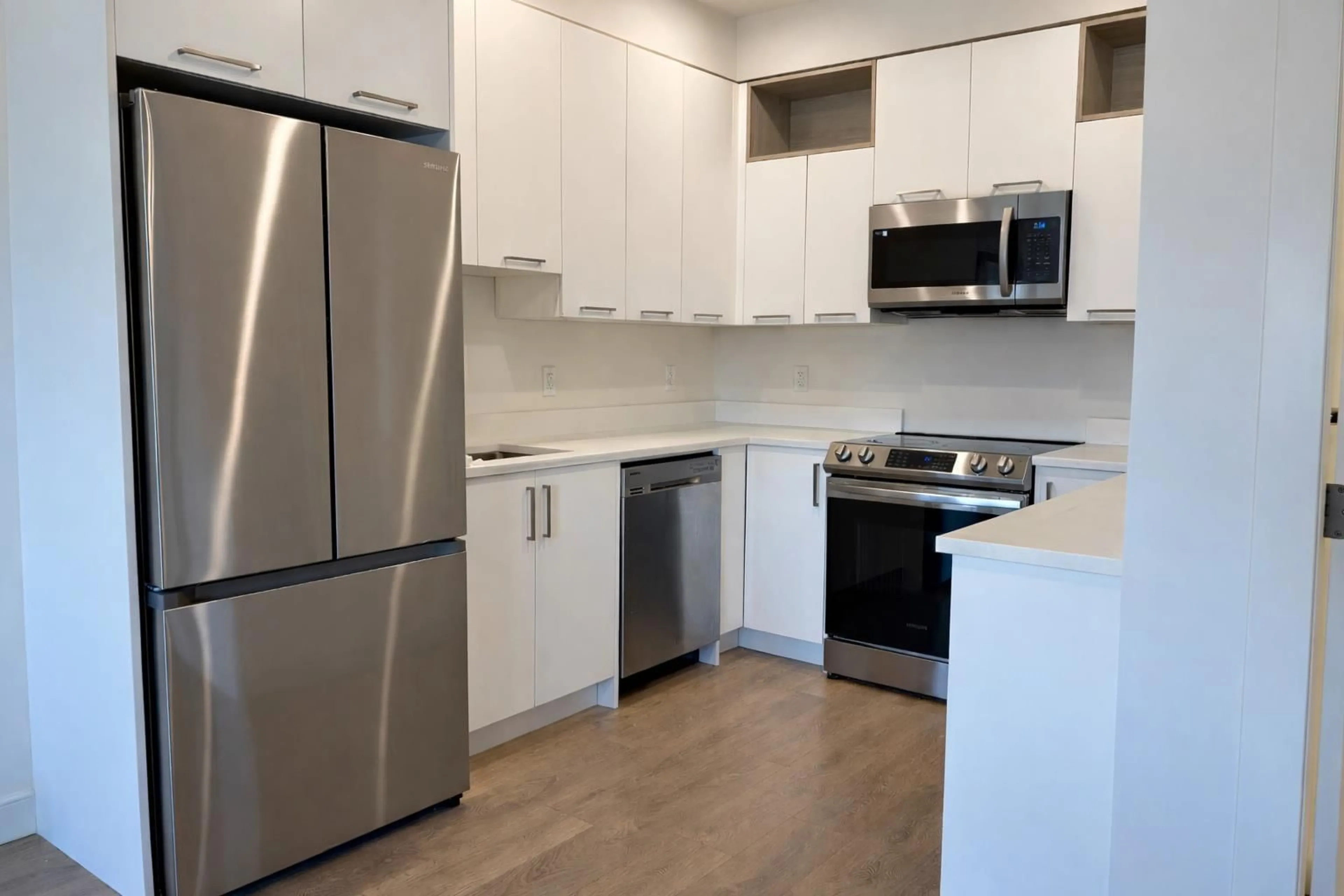 Standard kitchen, unknown for 63 - 1419 MCCALLUM ROAD, Abbotsford British Columbia V2S8B2