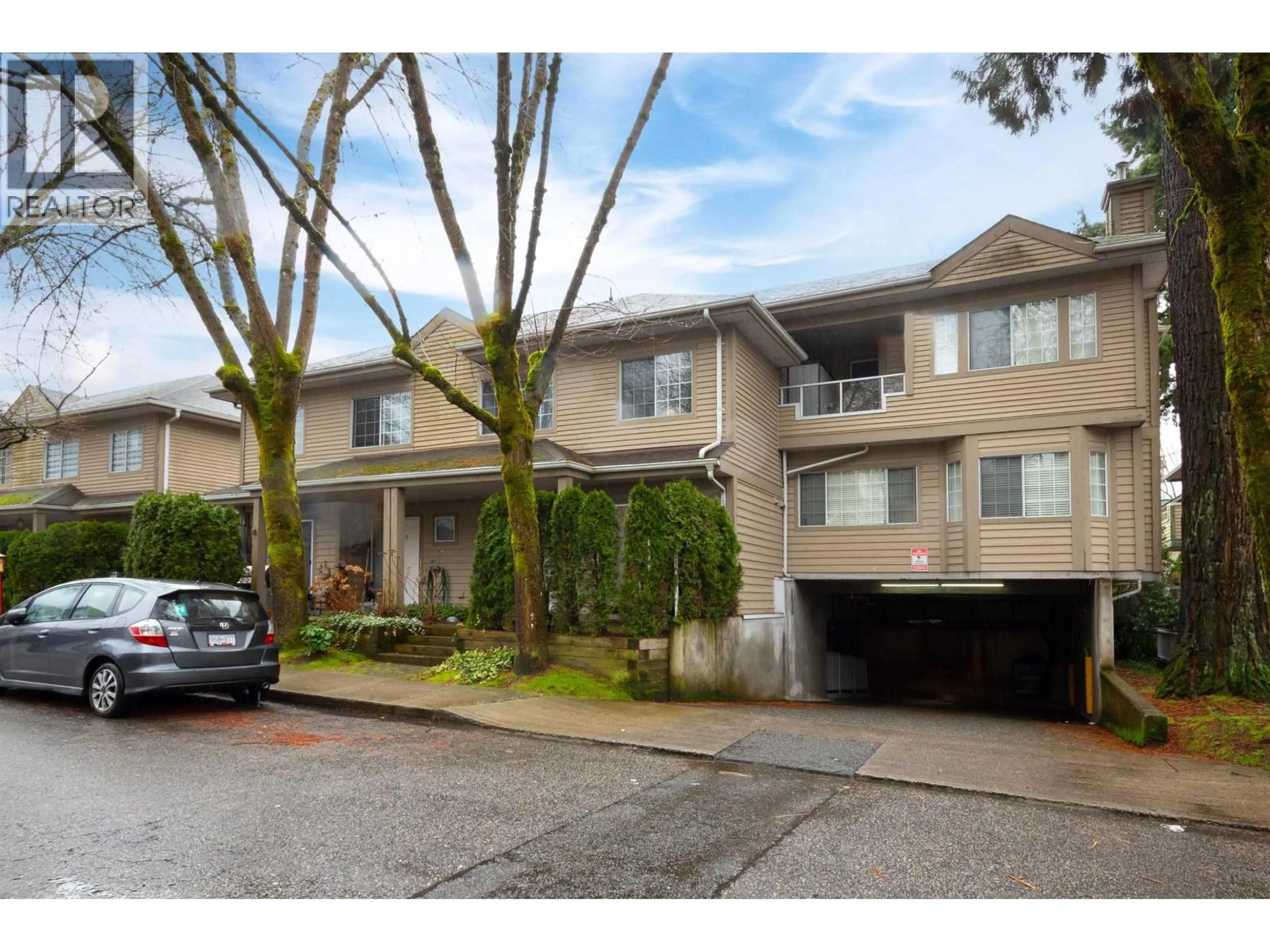 Unknown for 10 - 815 TOBRUCK AVENUE, North Vancouver British Columbia V7P1V9