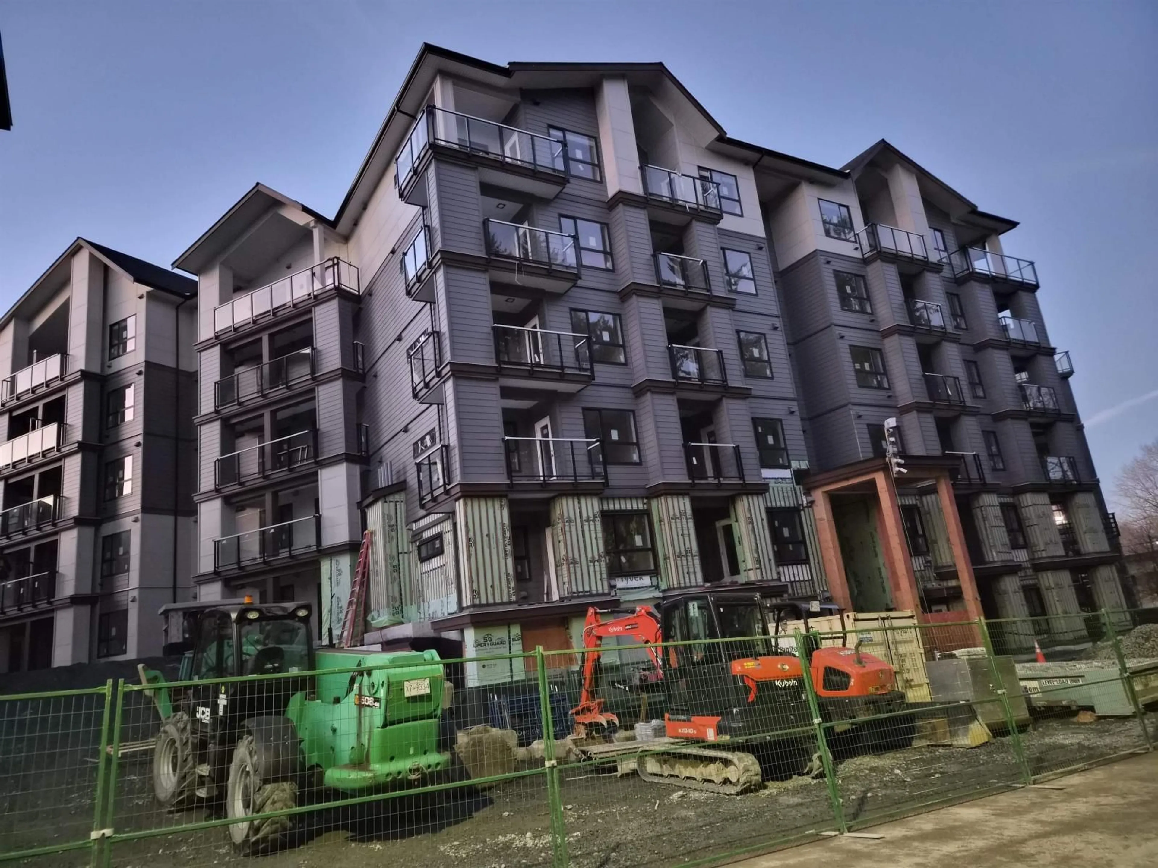 Unknown for 405 - 11063 RAVINE ROAD, Surrey British Columbia V0V0V0