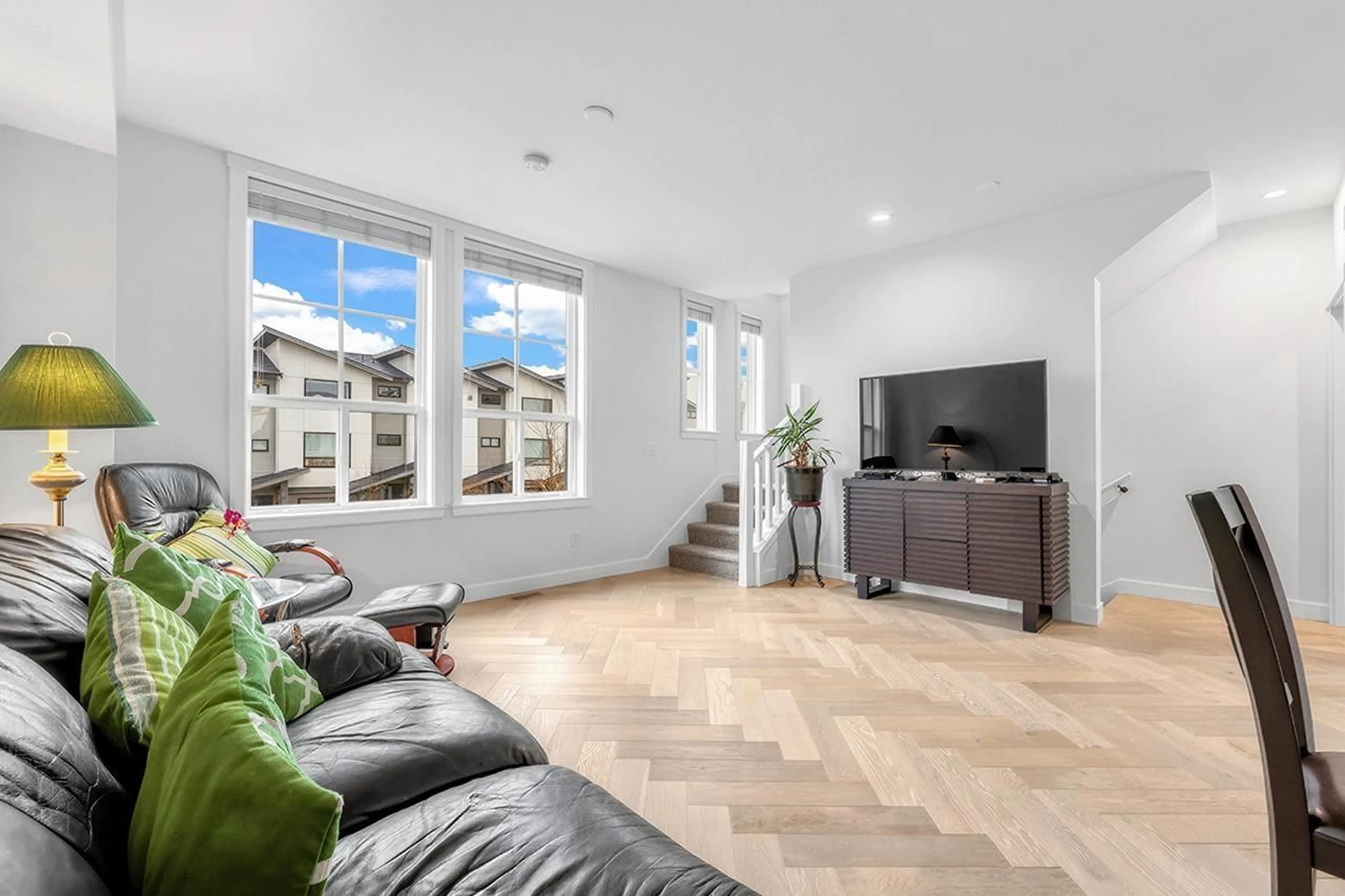 Living room with furniture, unknown for 30 - 16565 24A AVENUE, Surrey British Columbia V3Z1H7