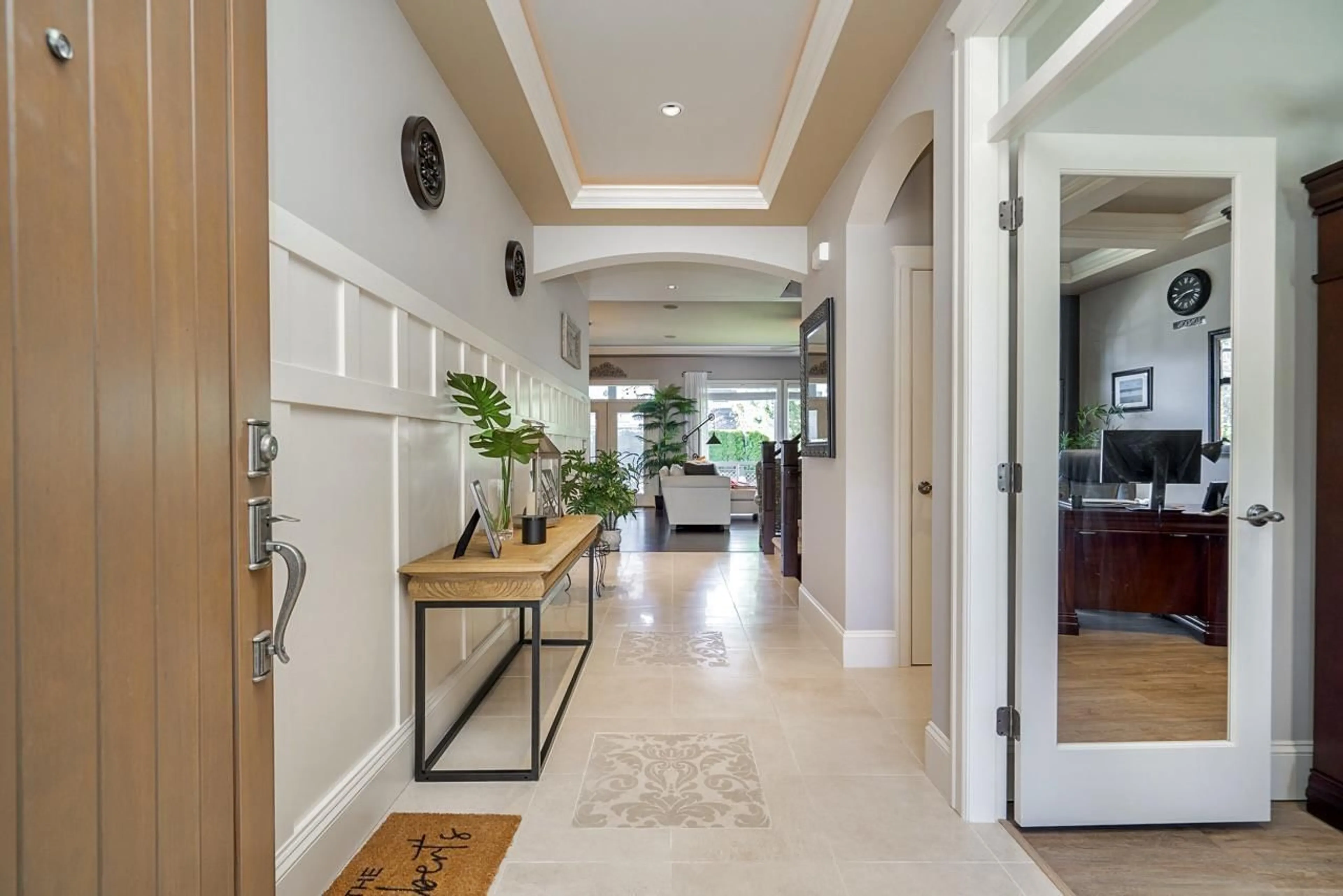 Indoor foyer for 2579 163 STREET, Surrey British Columbia V3Z6X7