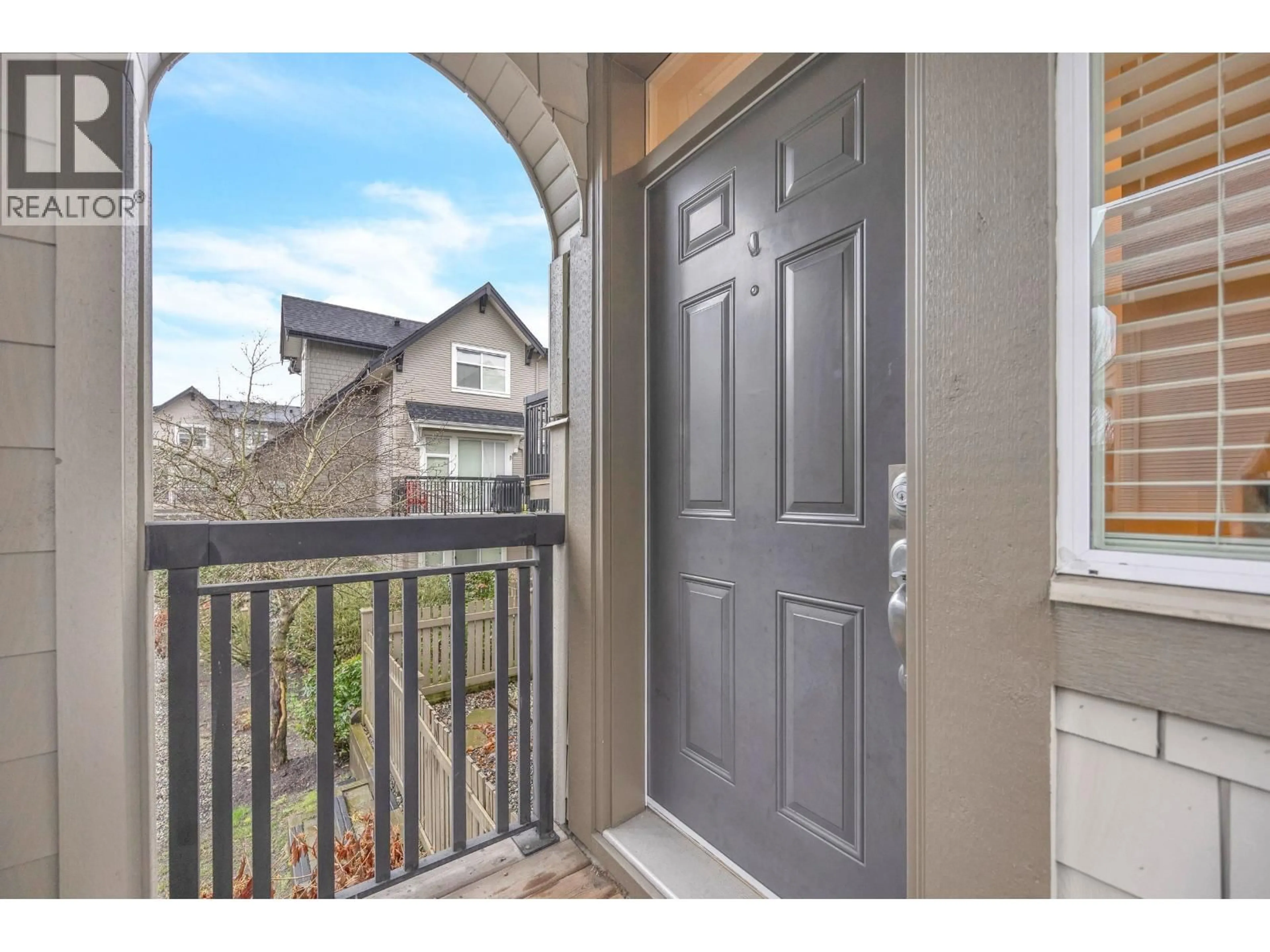 Indoor entryway for 717 PREMIER STREET, North Vancouver British Columbia V7J0A5