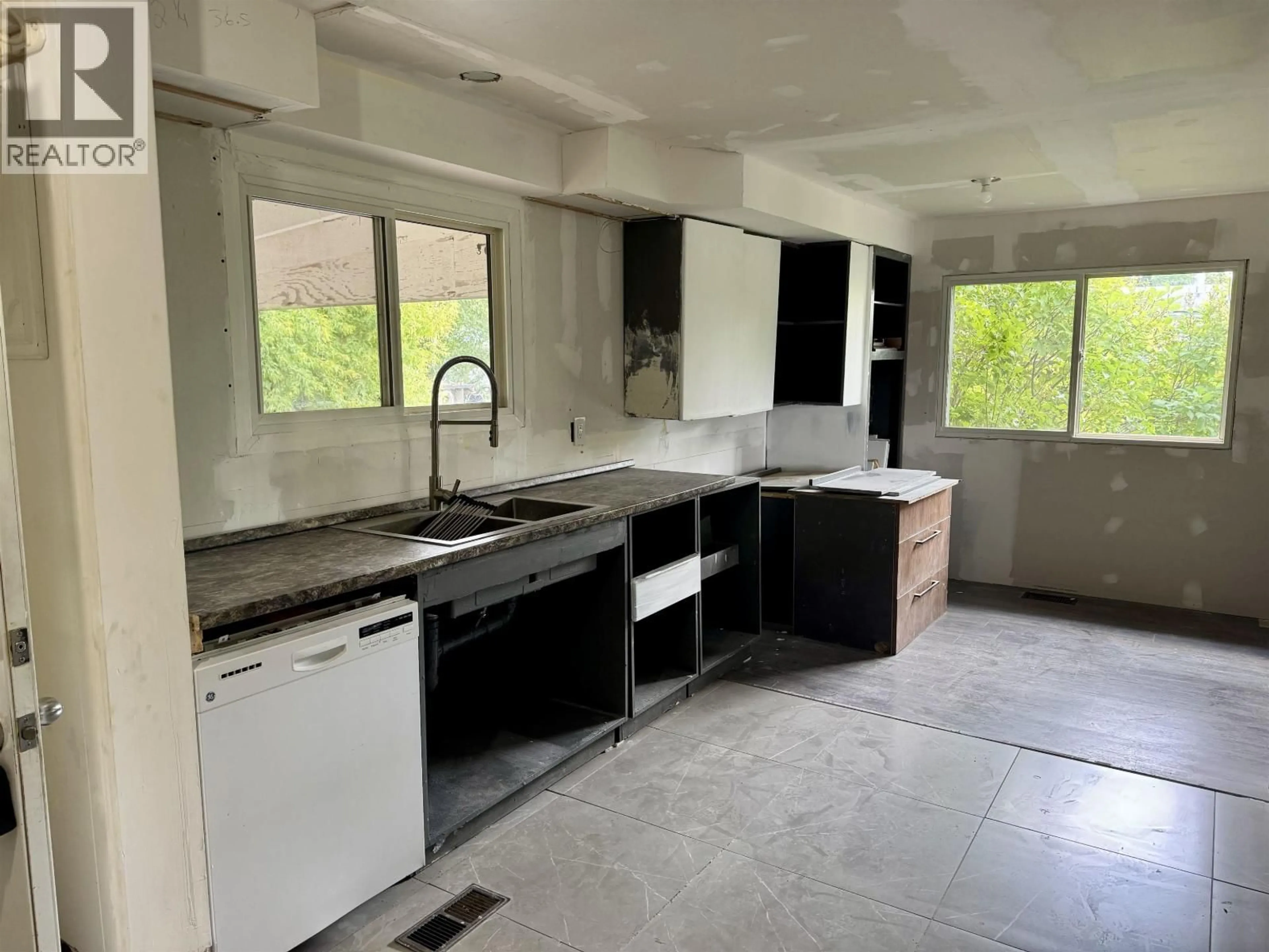 Open concept kitchen, unknown for 204 3RD AVENUE, Fort St. James British Columbia V0J1P0