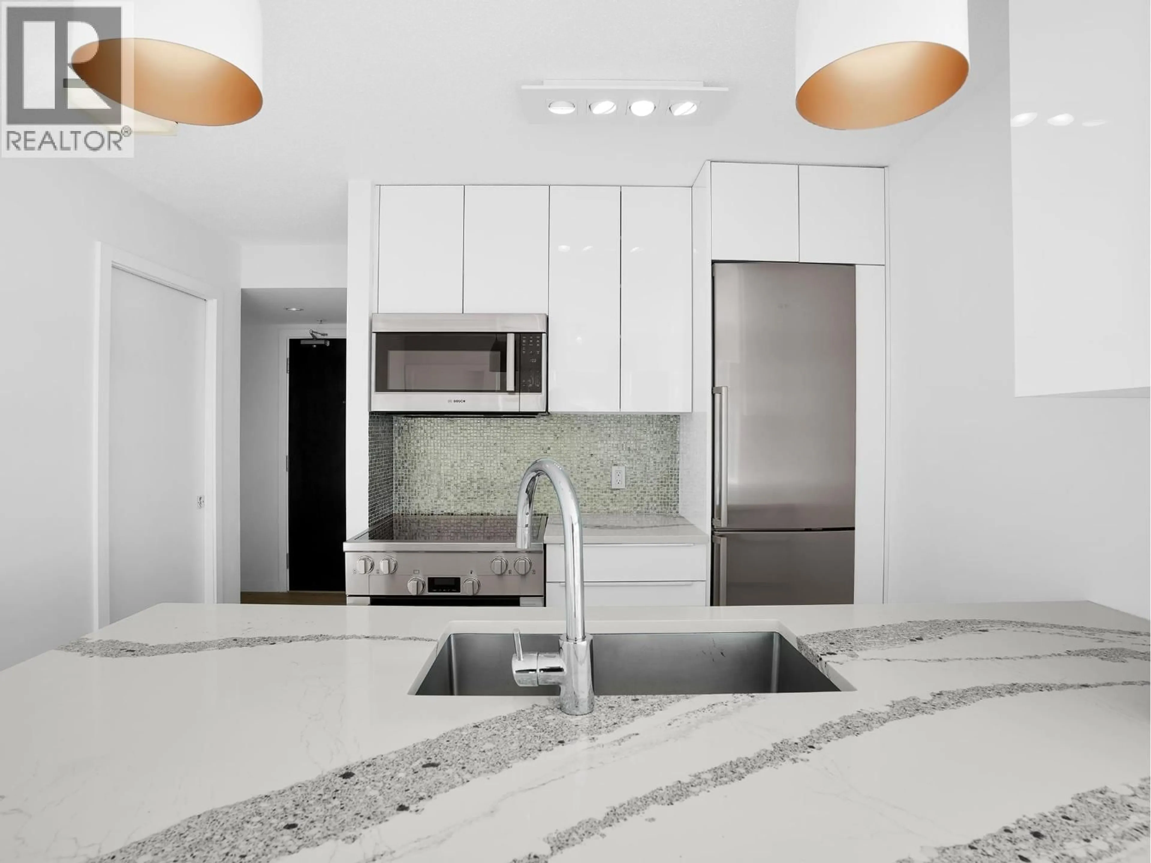 Contemporary kitchen, ceramic/tile floor for 802 - 58 KEEFER PLACE, Vancouver British Columbia V6B0B8