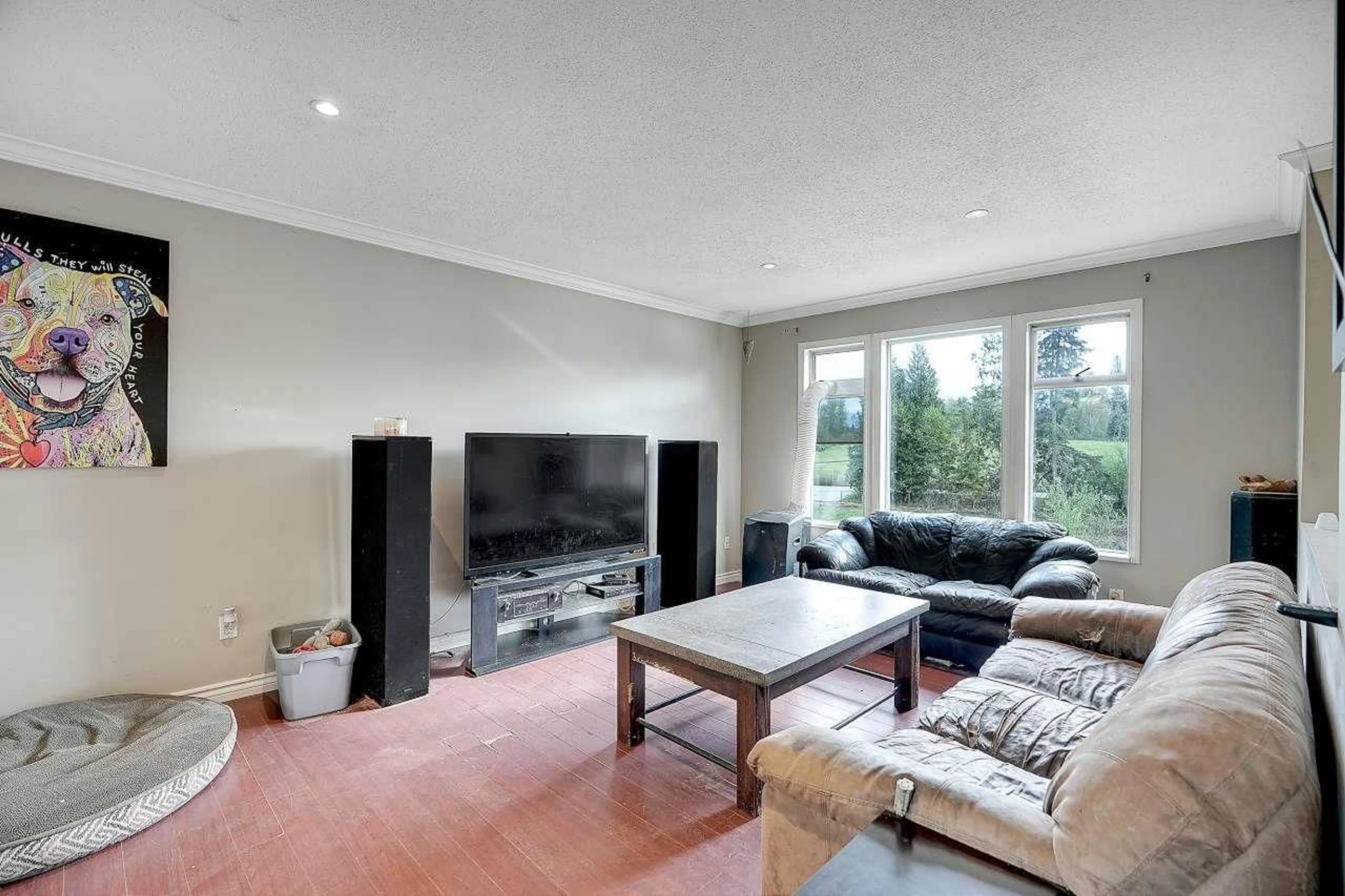 Living room with furniture, unknown for 8699 DEWDNEY TRUNK ROAD, Mission British Columbia V2V6Y2