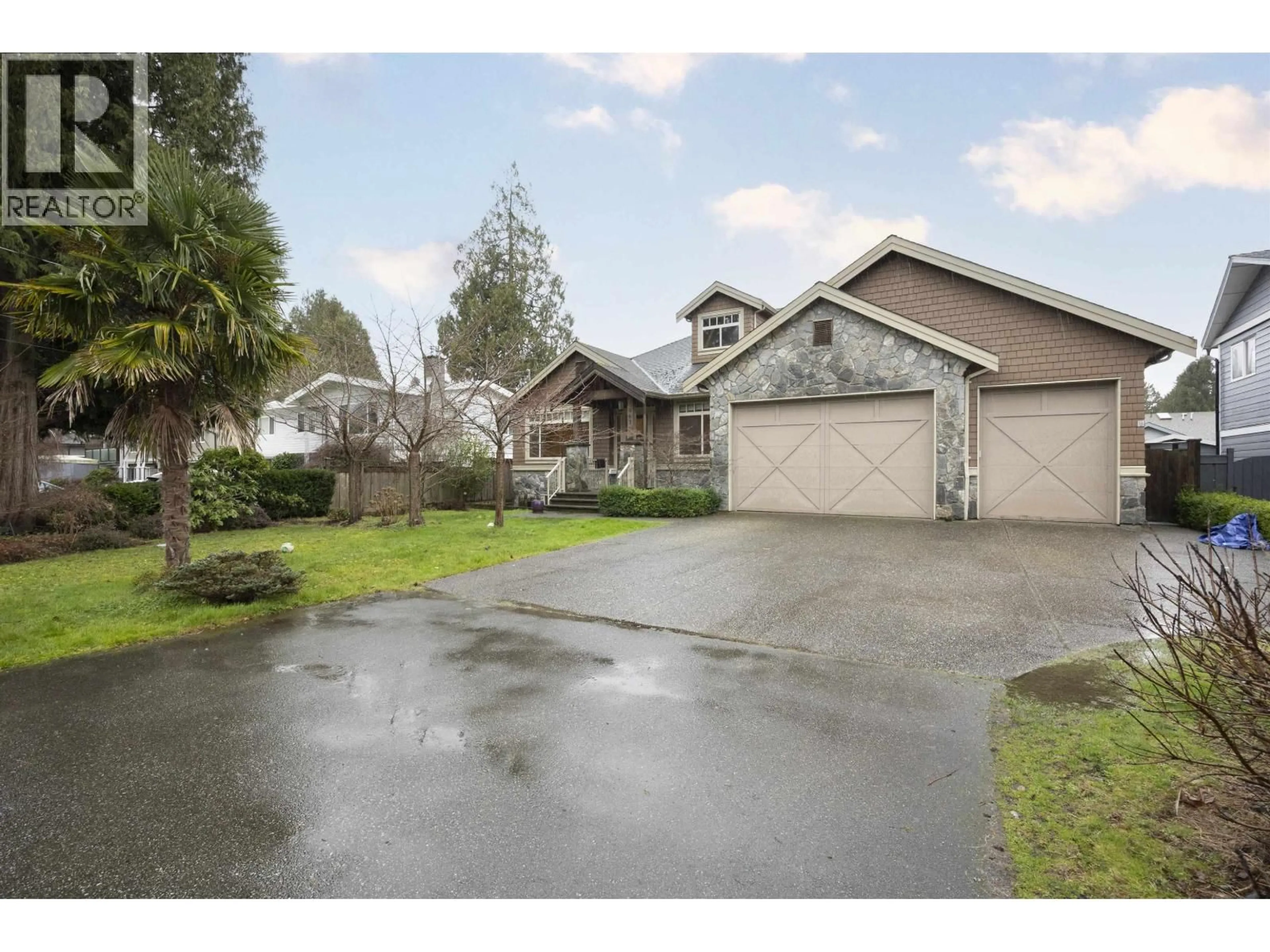 A pic from outside/outdoor area/front of a property/back of a property/a pic from drone, street for 963 51A STREET, Tsawwassen British Columbia V4M2X9