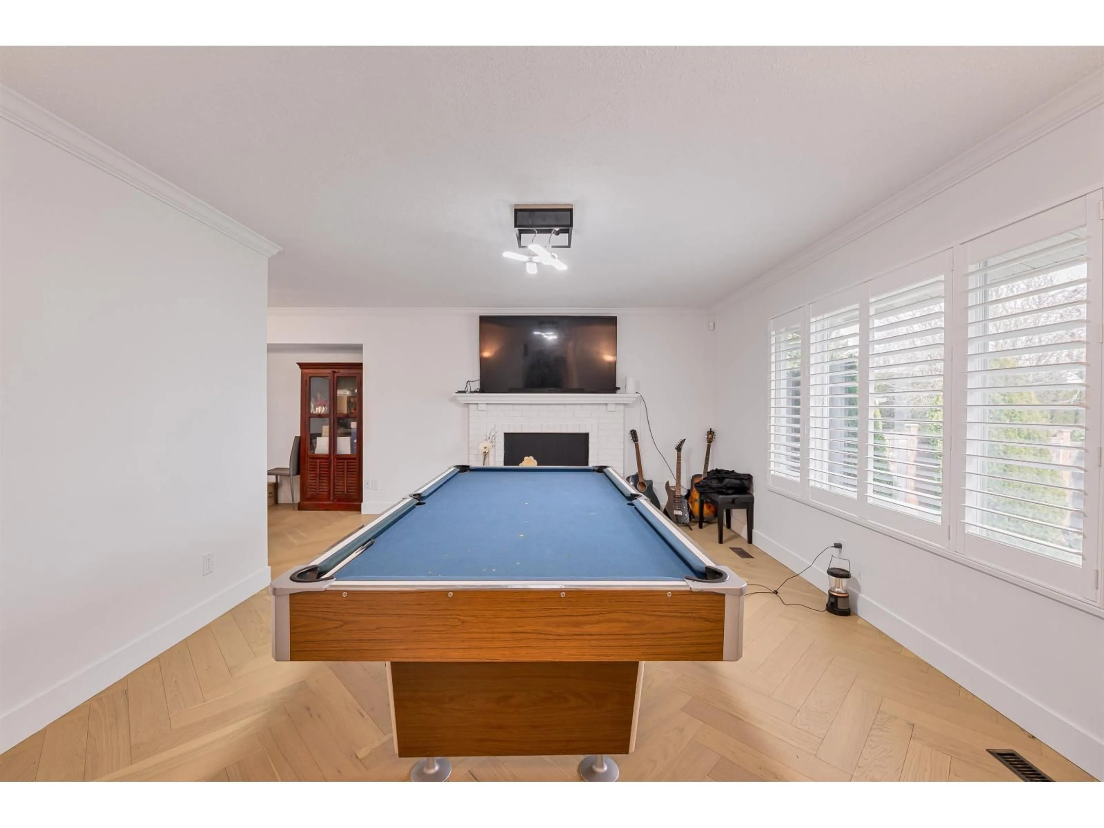 A pic of a room for 1967 156 STREET, Surrey British Columbia V4A4T7