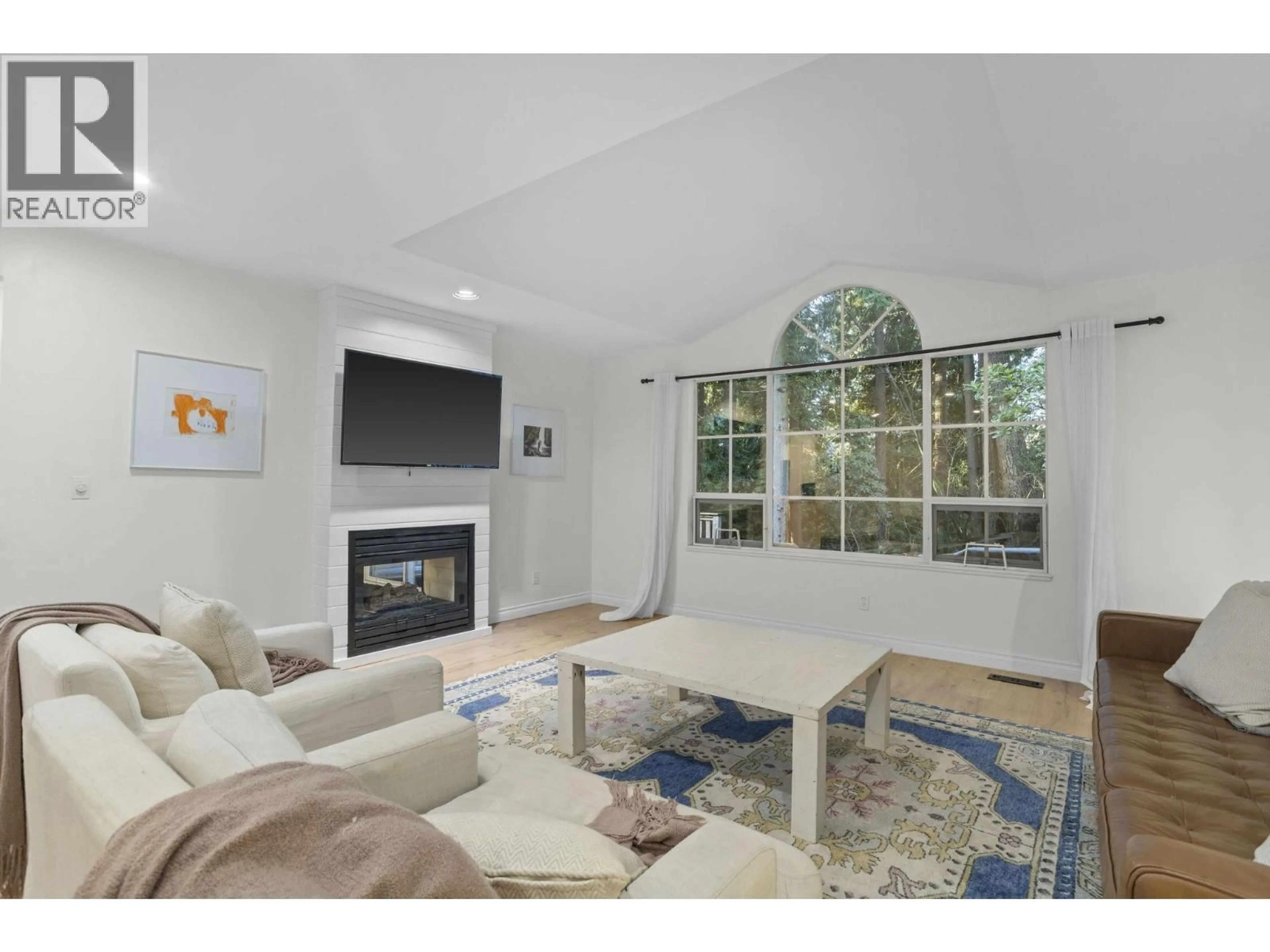 Living room with furniture, unknown for 31 DEERWOOD PLACE, Port Moody British Columbia V3H4X7