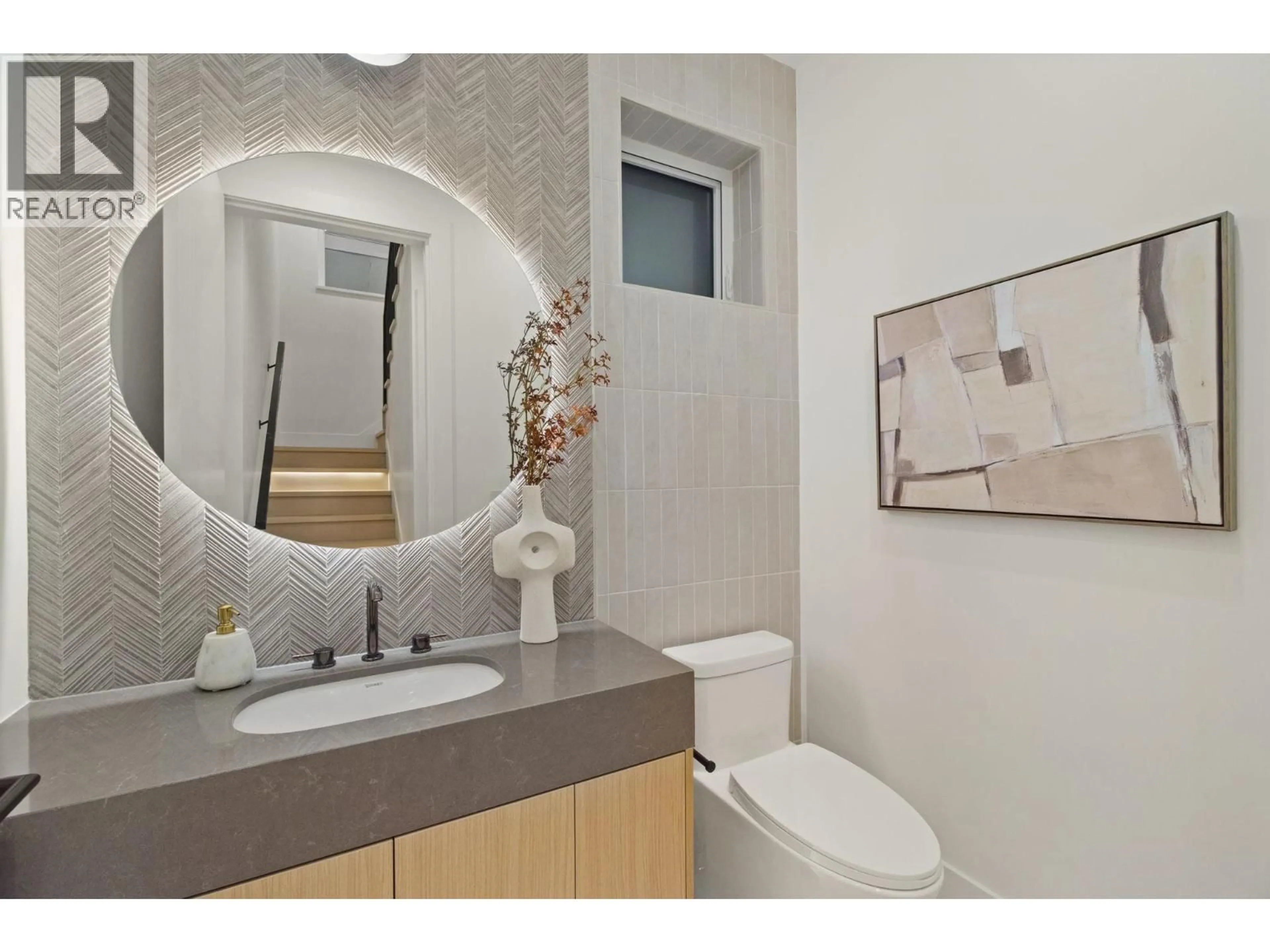 Contemporary bathroom, ceramic/tile floor for 2 - 1945 13TH AVE AVENUE, Vancouver British Columbia V5N2C3