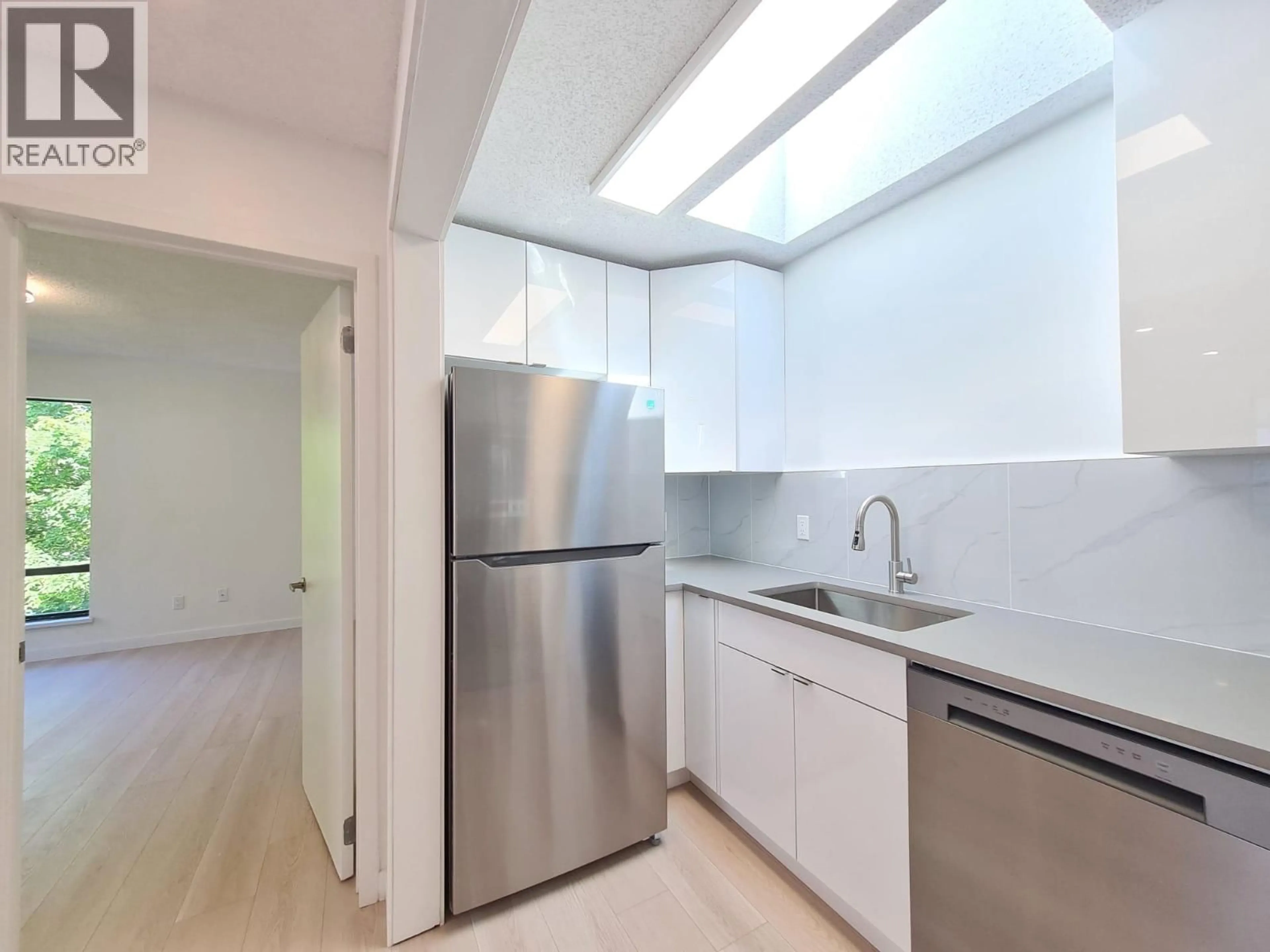 Standard kitchen, unknown for 301 - 8645 OSLER STREET, Vancouver British Columbia V6P4E6