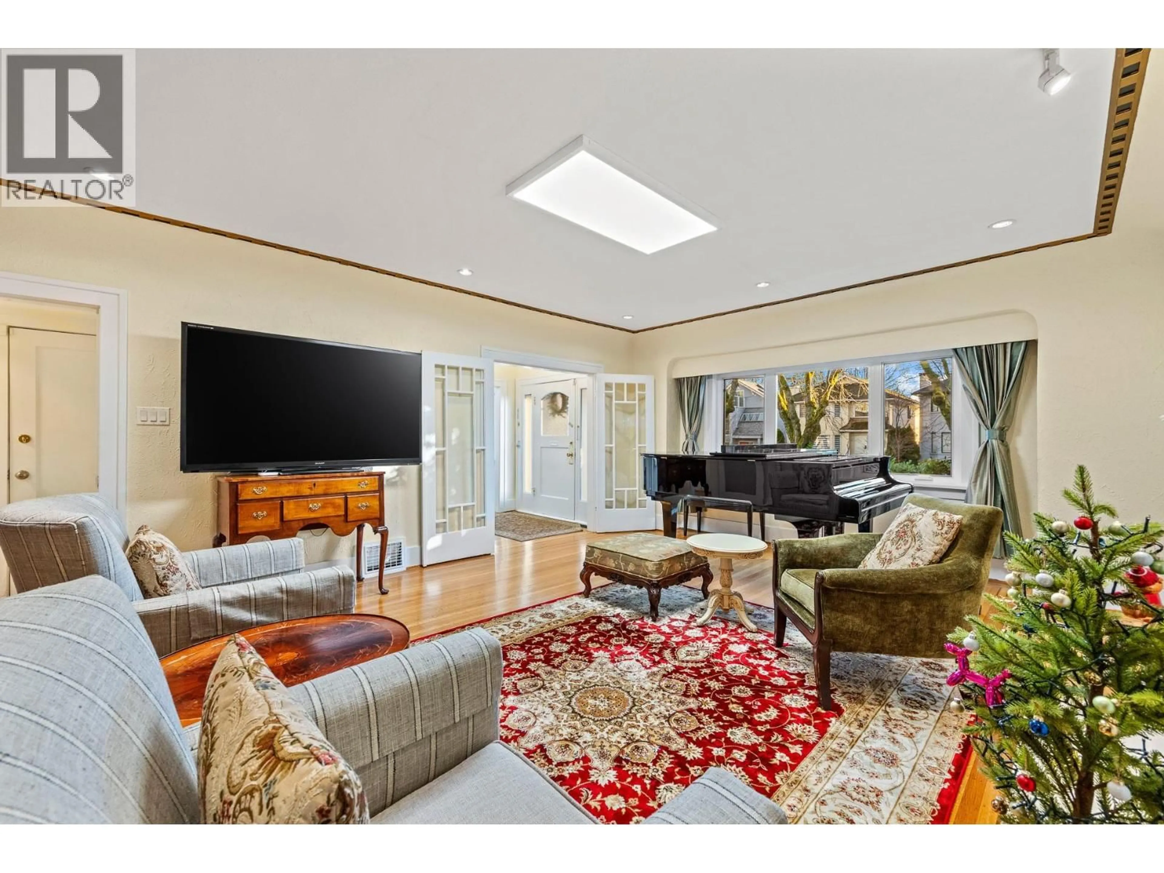 Living room with furniture, unknown for 4069 14TH AVENUE, Vancouver British Columbia V6R2X3