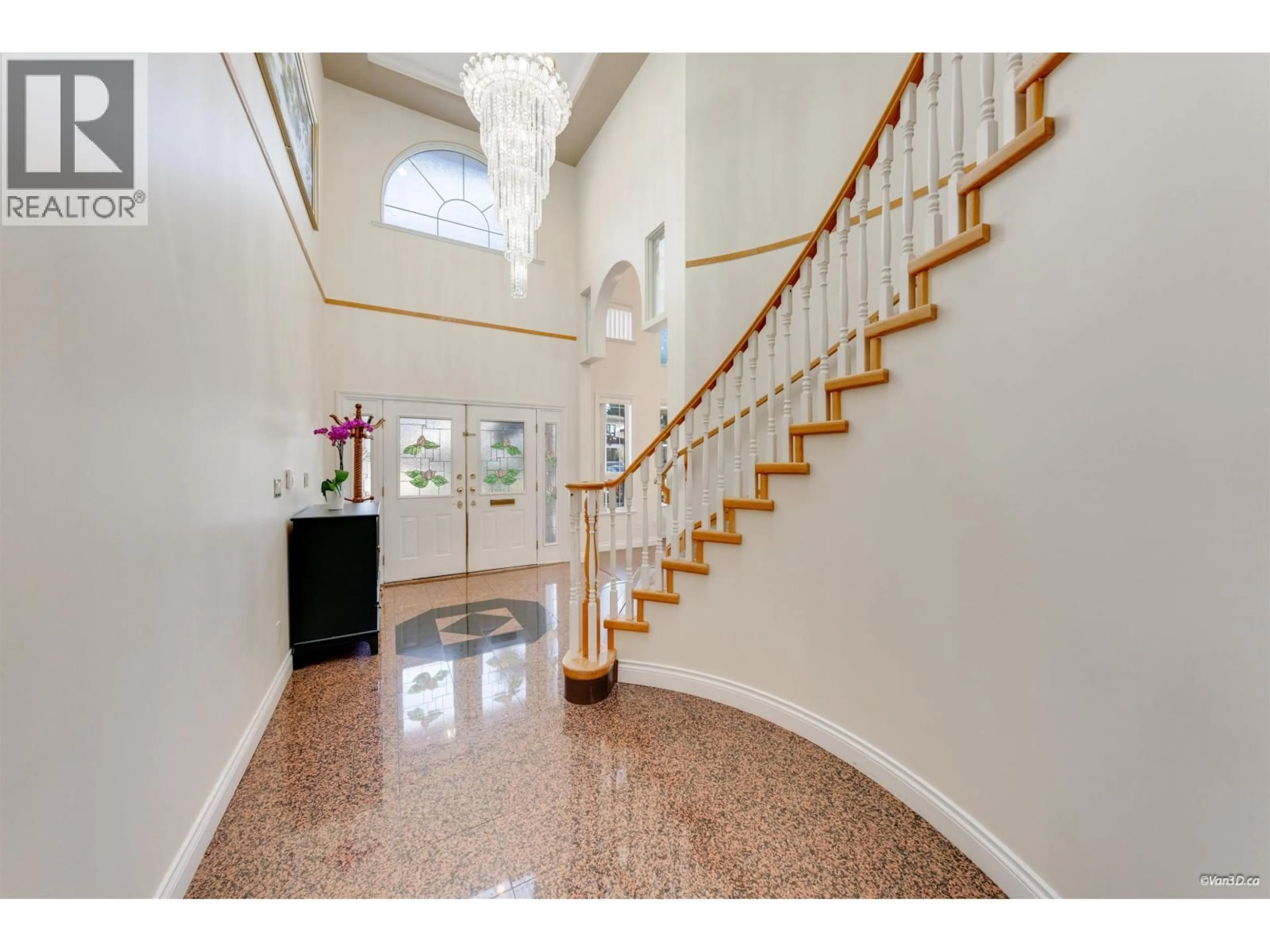 Indoor foyer for 10451 SWINTON CRESCENT, Richmond British Columbia V7A3S5
