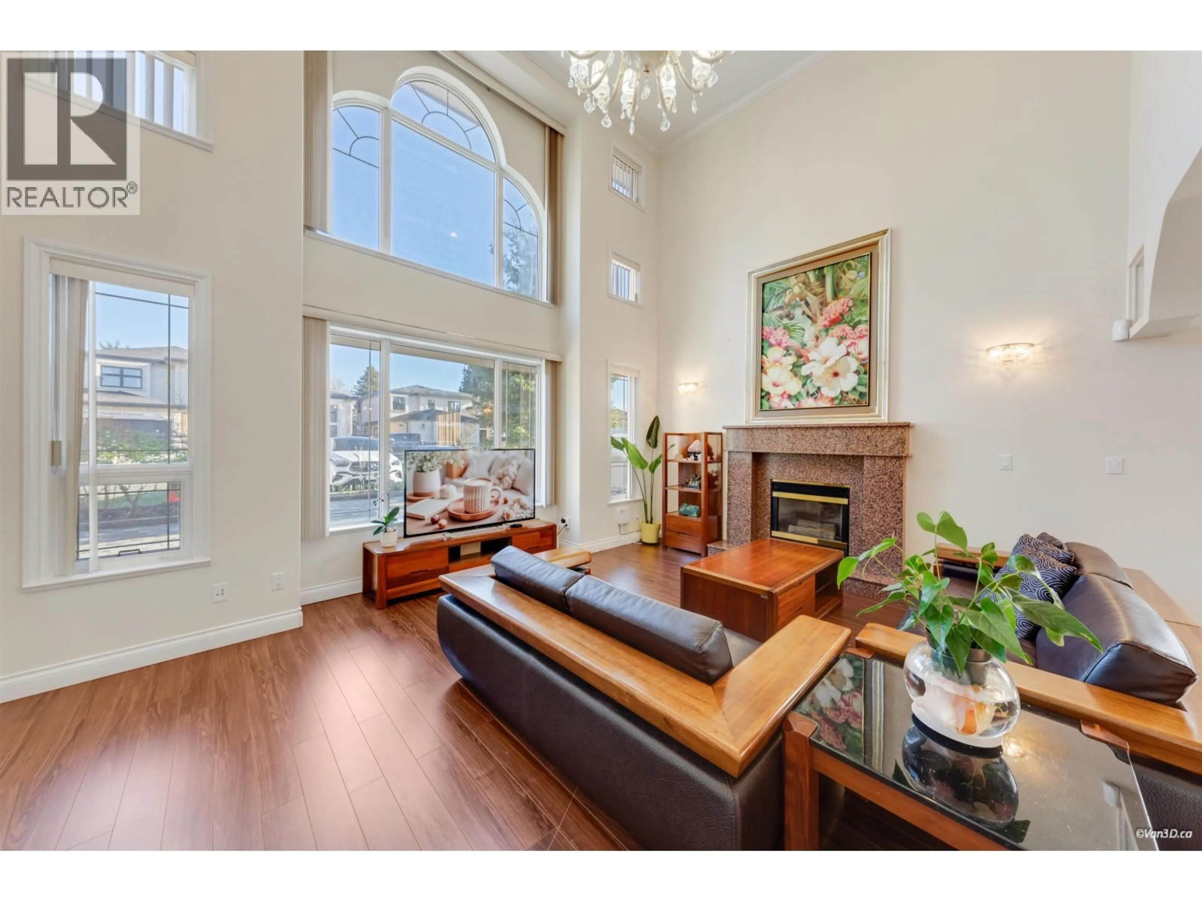 Living room with furniture, wood/laminate floor for 10451 SWINTON CRESCENT, Richmond British Columbia V7A3S5