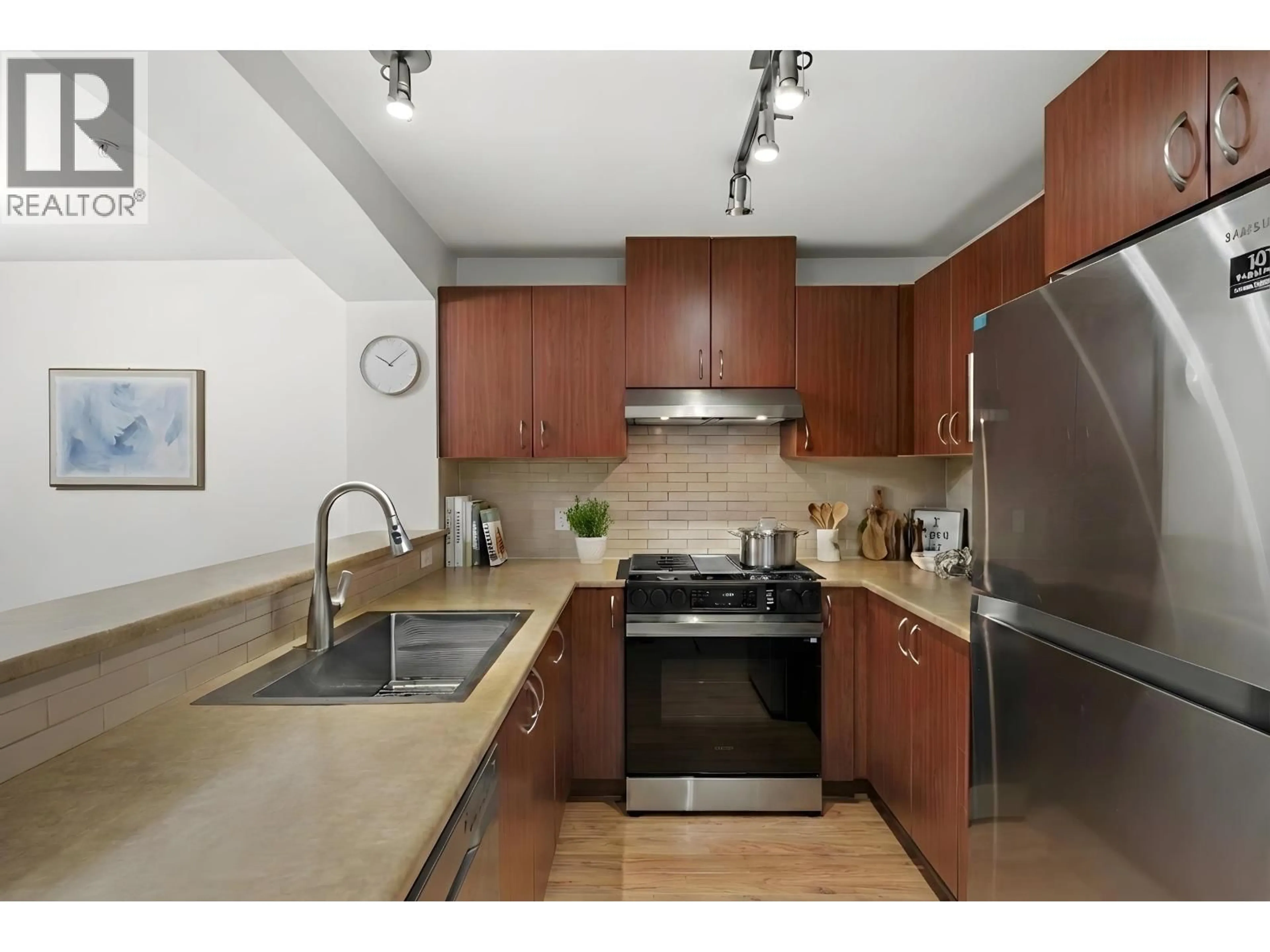 Standard kitchen, unknown for 303 - 9098 HALSTON COURT, Burnaby British Columbia V3N0A6