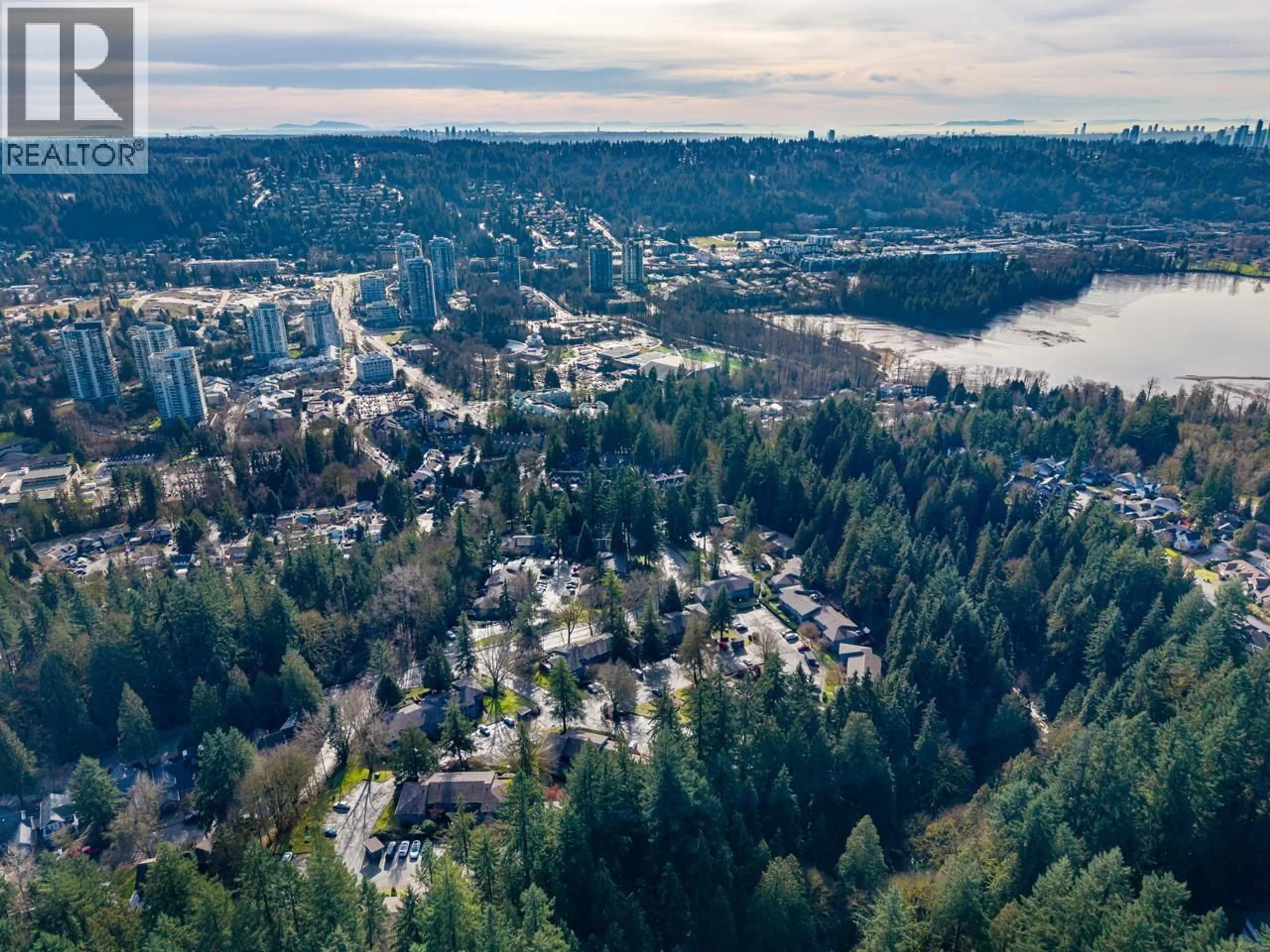 A pic from outside/outdoor area/front of a property/back of a property/a pic from drone, unknown for 839 ALEXANDER BAY, Port Moody British Columbia V3H3R7
