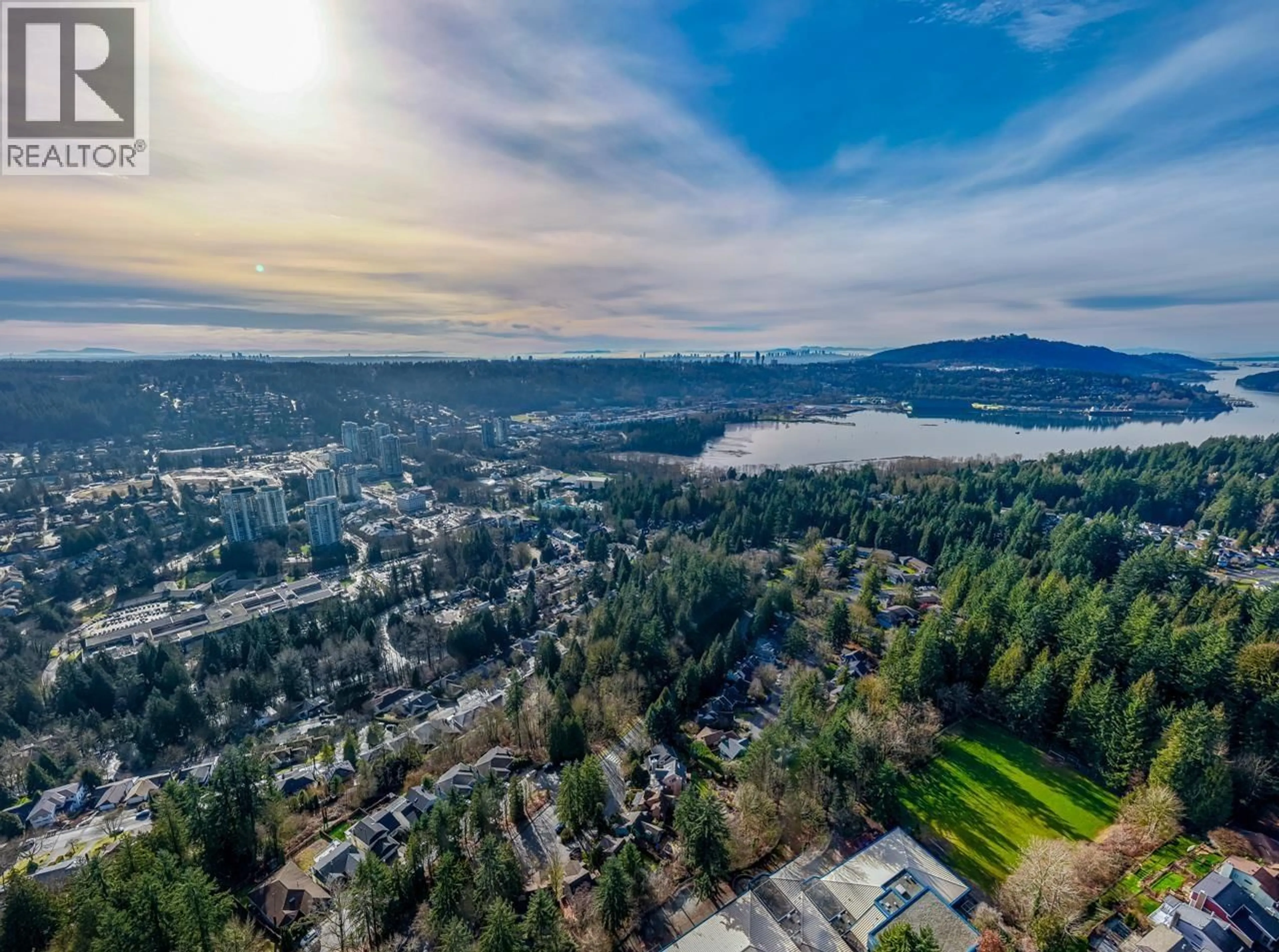 A pic from outside/outdoor area/front of a property/back of a property/a pic from drone, water/lake/river/ocean view for 839 ALEXANDER BAY, Port Moody British Columbia V3H3R7