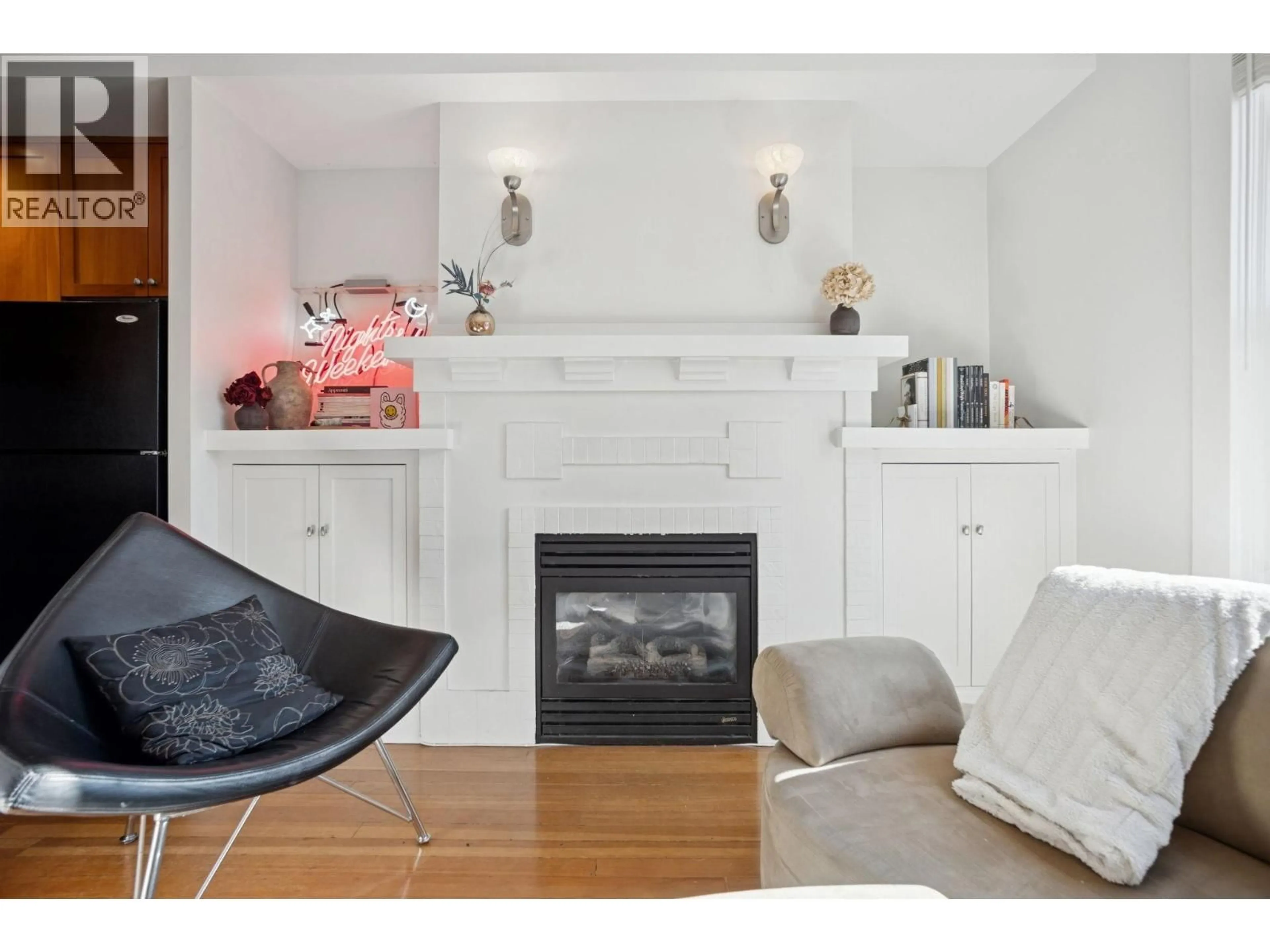 Living room with furniture, unknown for 509 UNION STREET, Vancouver British Columbia V6A2B7