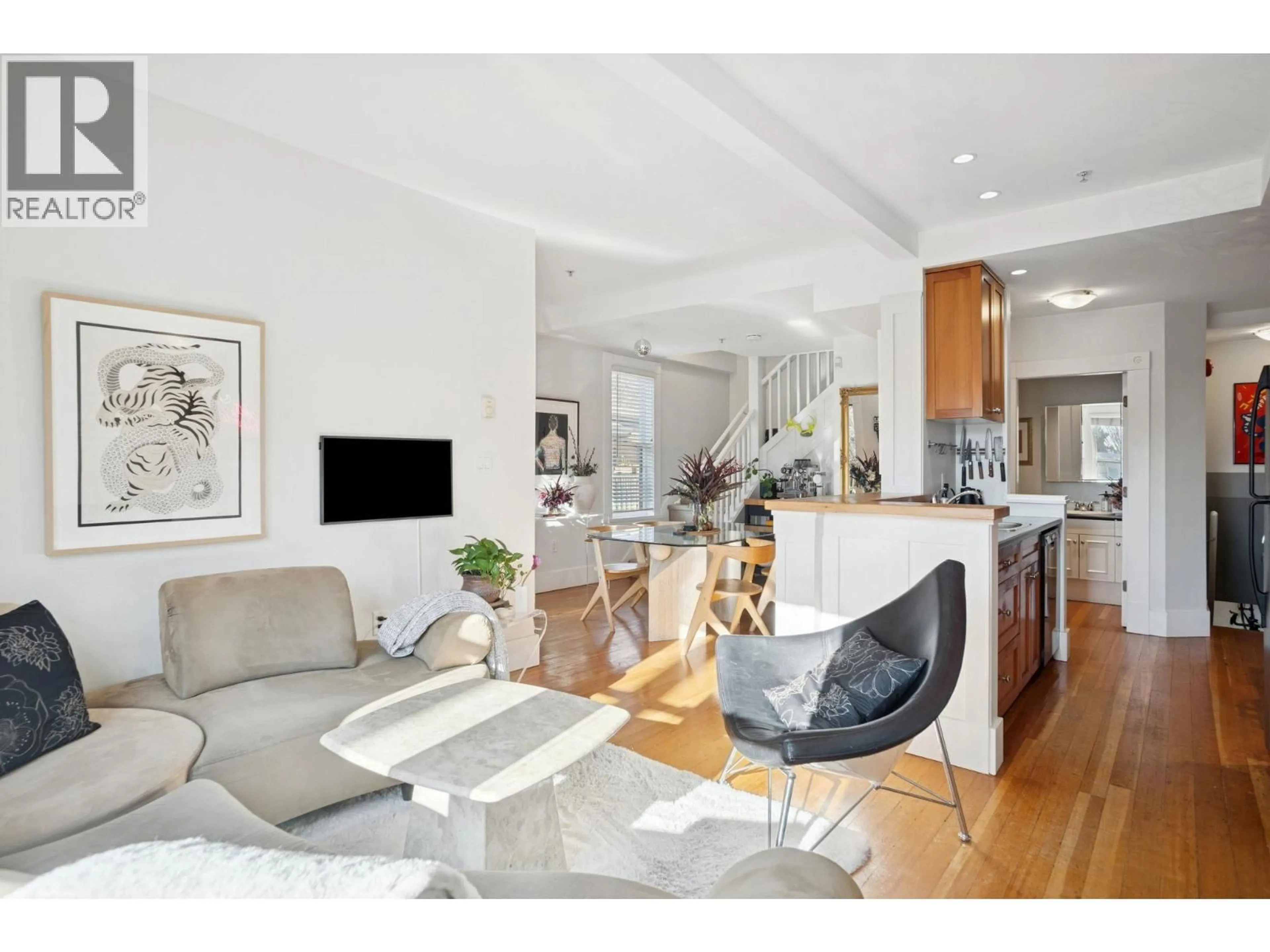 Living room with furniture, unknown for 509 UNION STREET, Vancouver British Columbia V6A2B7