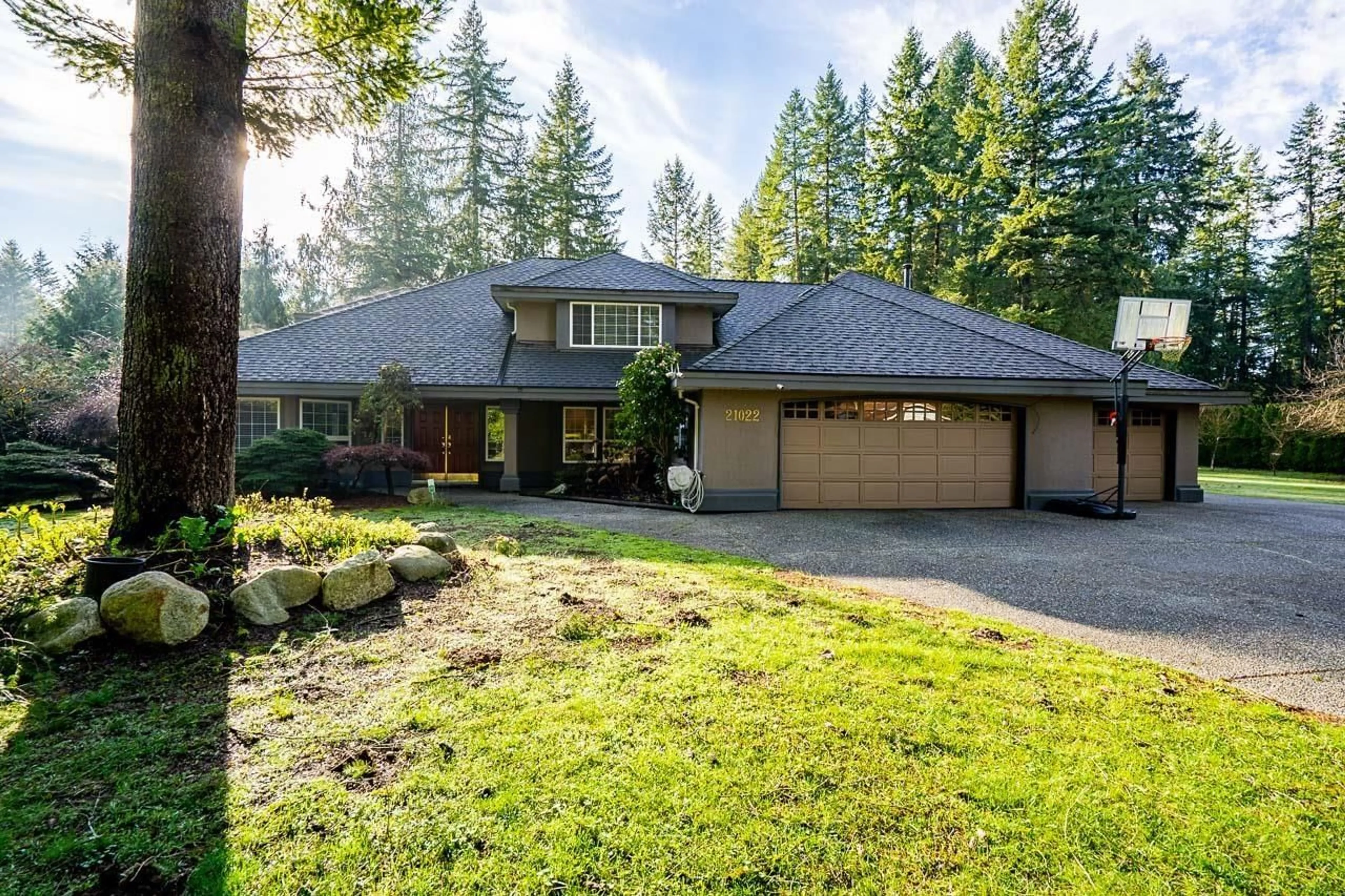 Unknown for 21022 42 AVENUE, Langley British Columbia V3A5A3