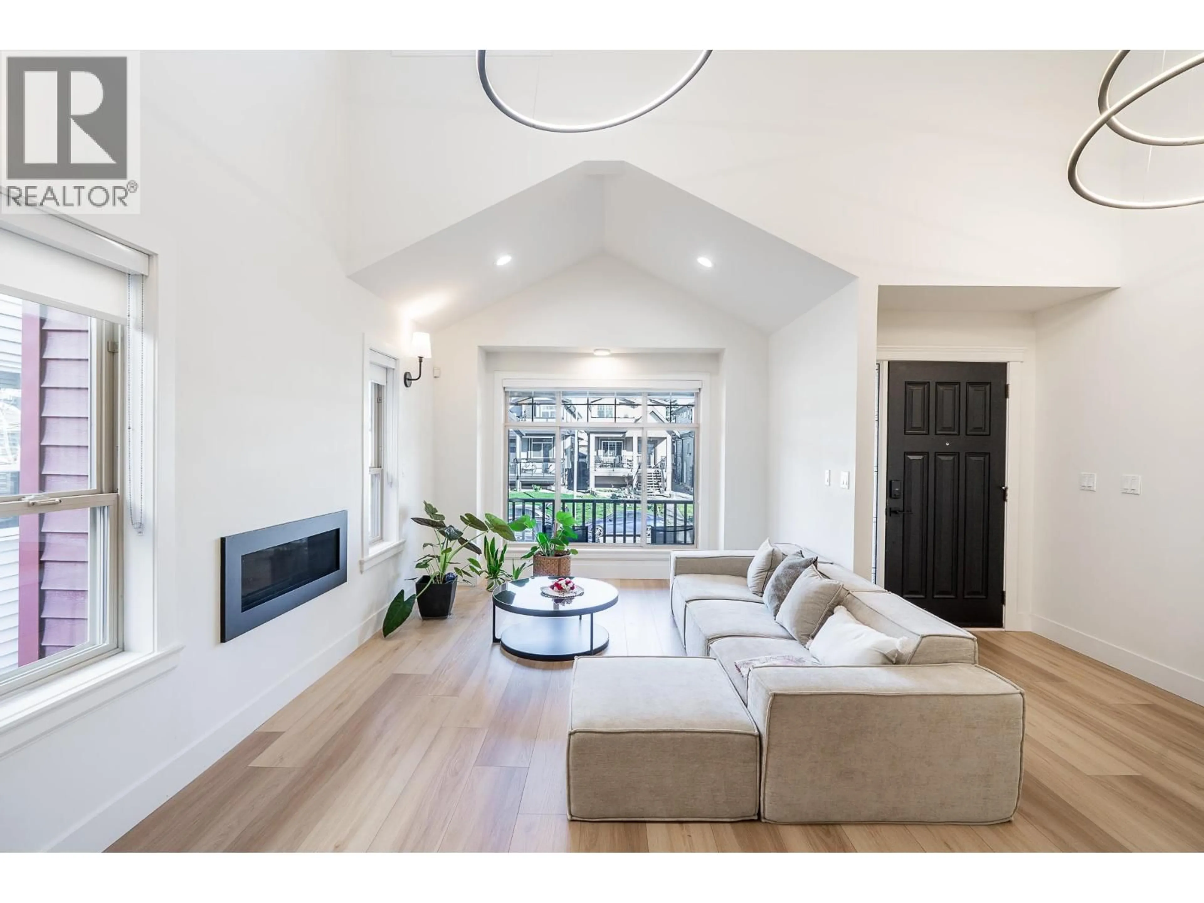 Living room with furniture, unknown for 238 PHILLIPS STREET, New Westminster British Columbia V3M5P1