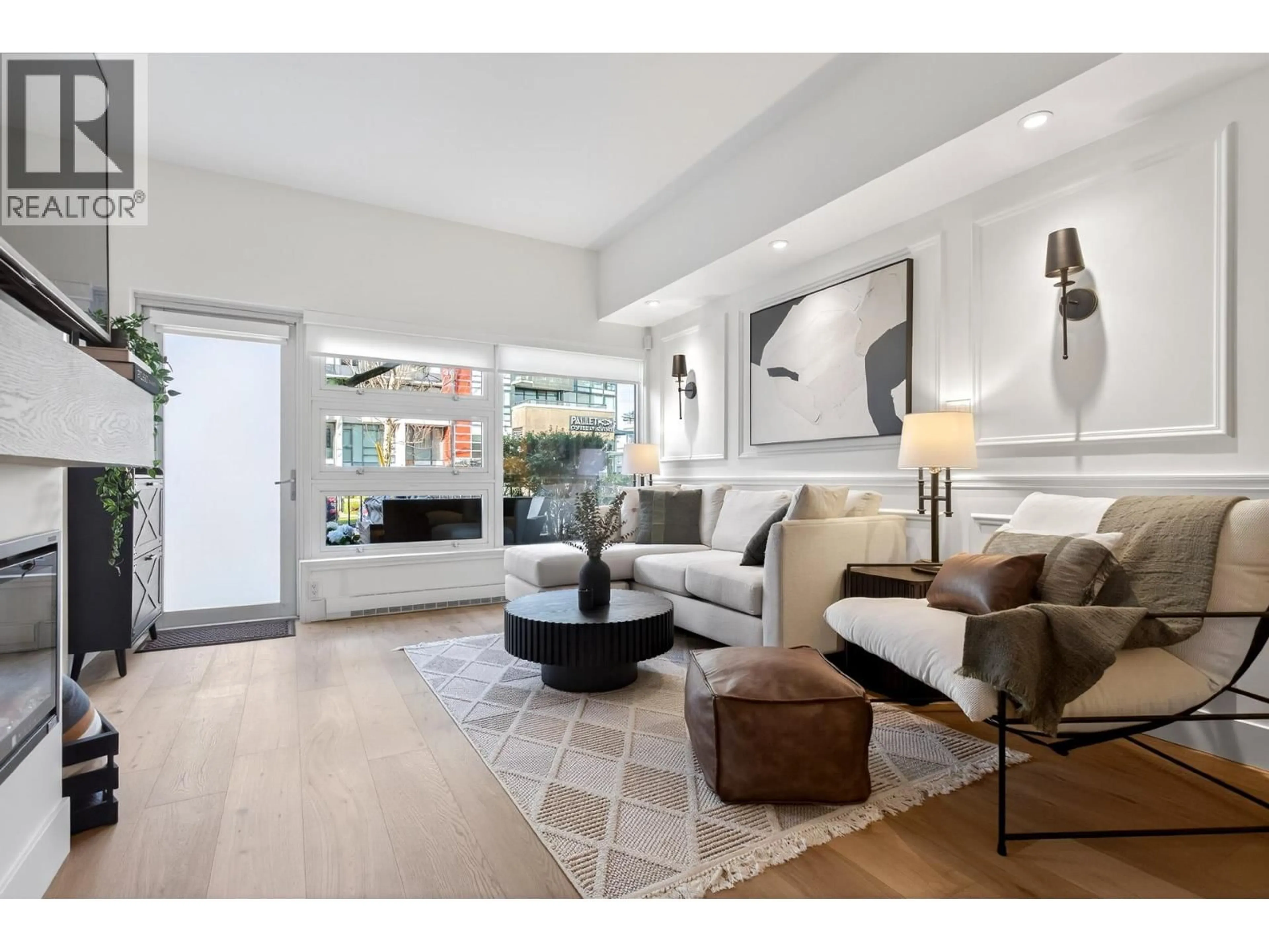 Living room with furniture, unknown for 2538 MAPLE STREET, Vancouver British Columbia V6J0B5