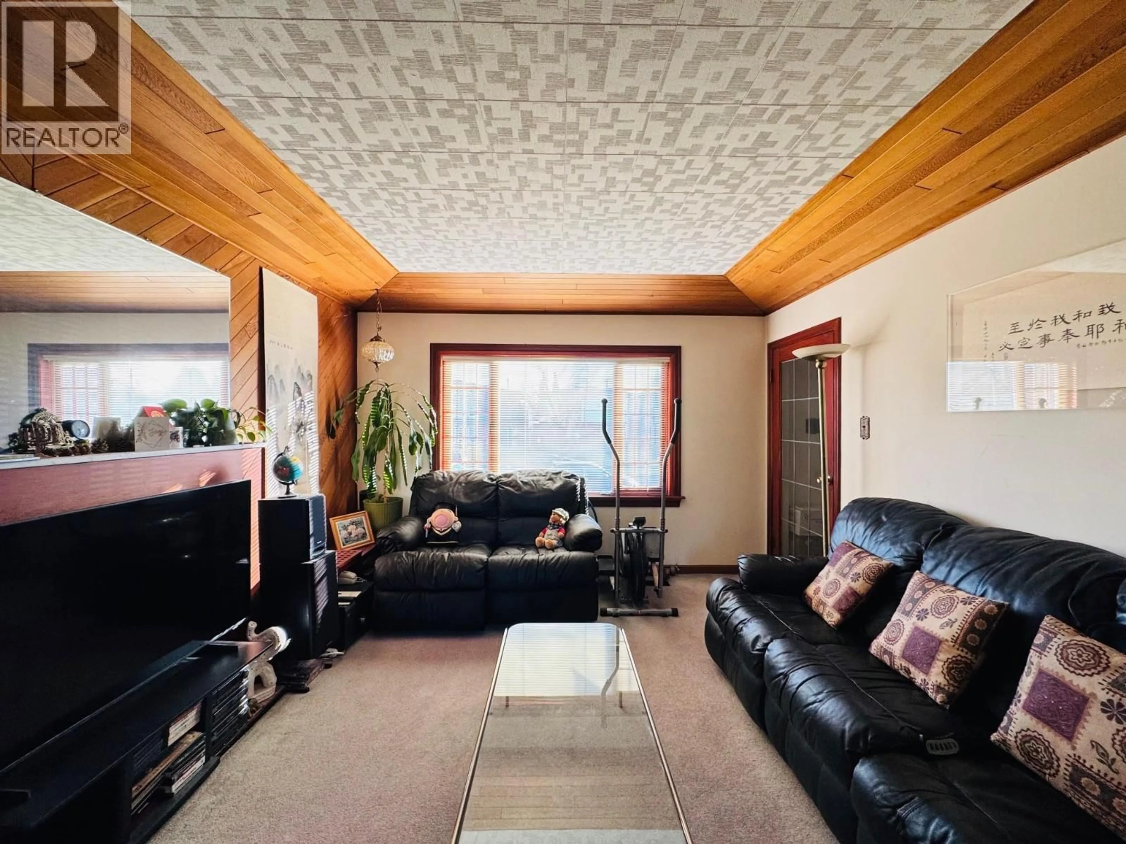 Living room with furniture, unknown for 2621 KITCHENER STREET, Vancouver British Columbia V5K3C9