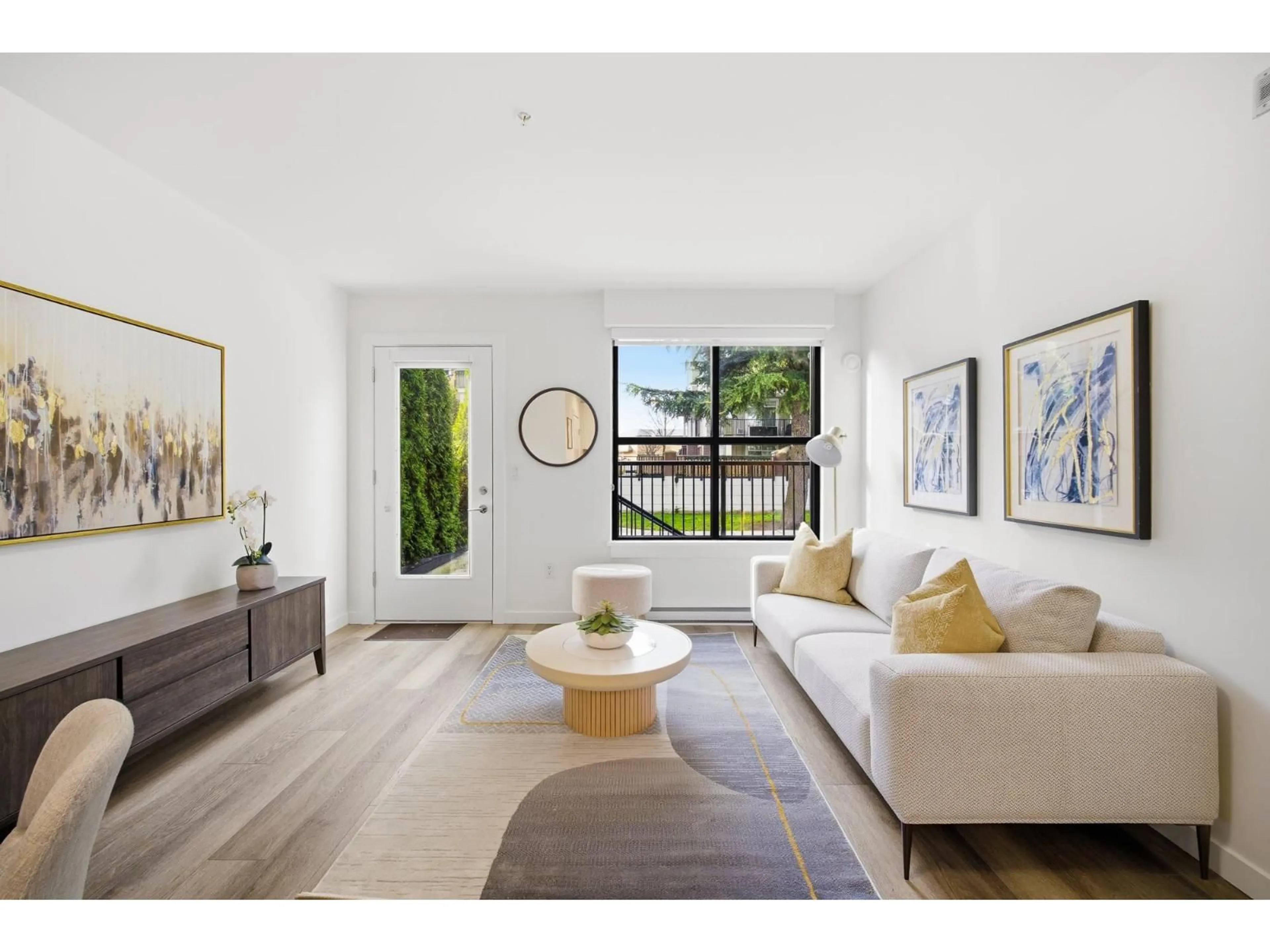 Living room with furniture, unknown for 103 - 20695 EASTLEIGH CRESCENT, Langley British Columbia V3A0P7