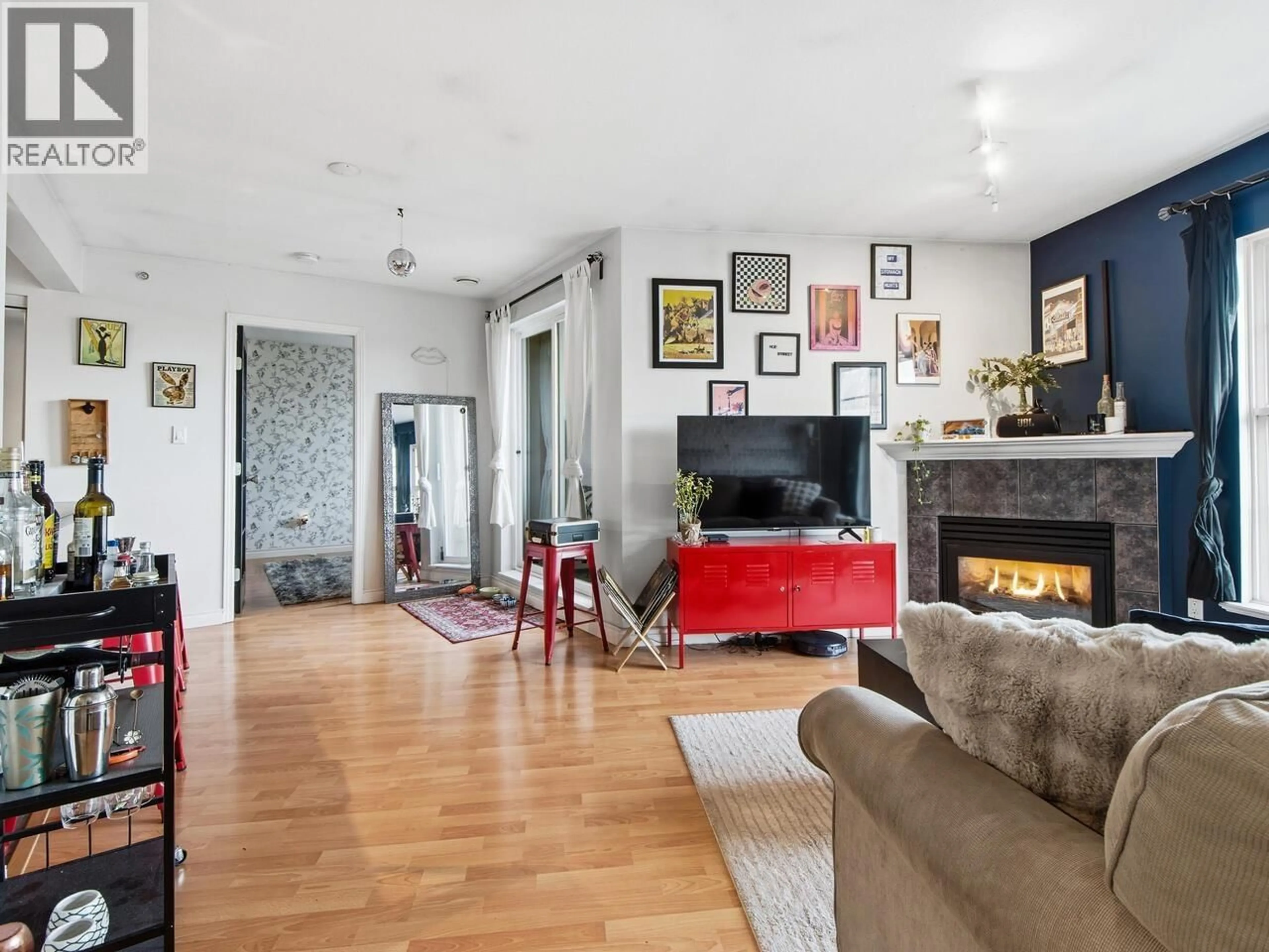 Living room with furniture, unknown for 404 - 1688 8TH AVENUE, Vancouver British Columbia V5N1T5